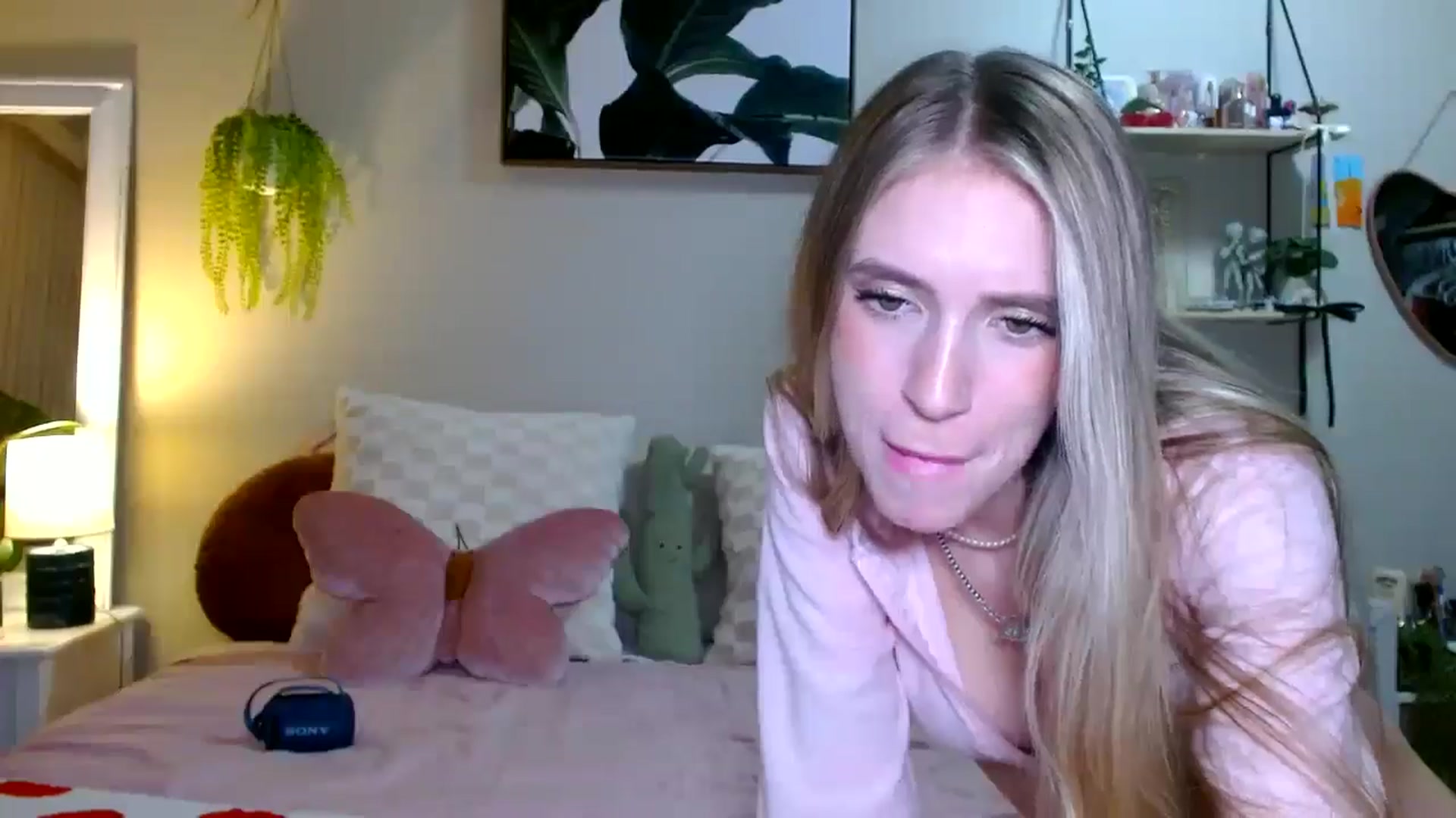 Gallery image thumbnail from Em_babyxx's myfreecams stream on, 01/28/2026, 11:01 image 12 of 20