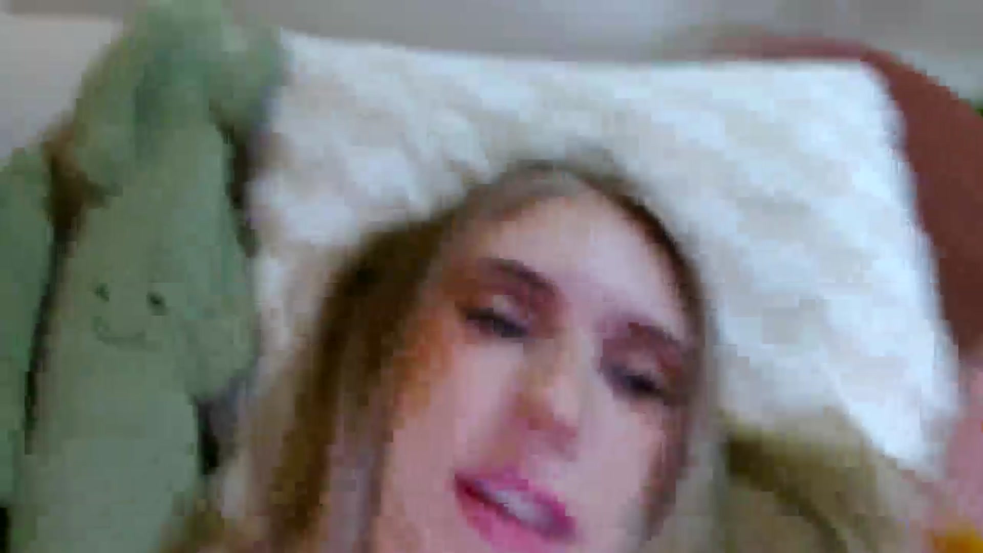 Gallery image thumbnail from Em_babyxx's myfreecams stream on, 02/02/2026, 10:22 image 13 of 20