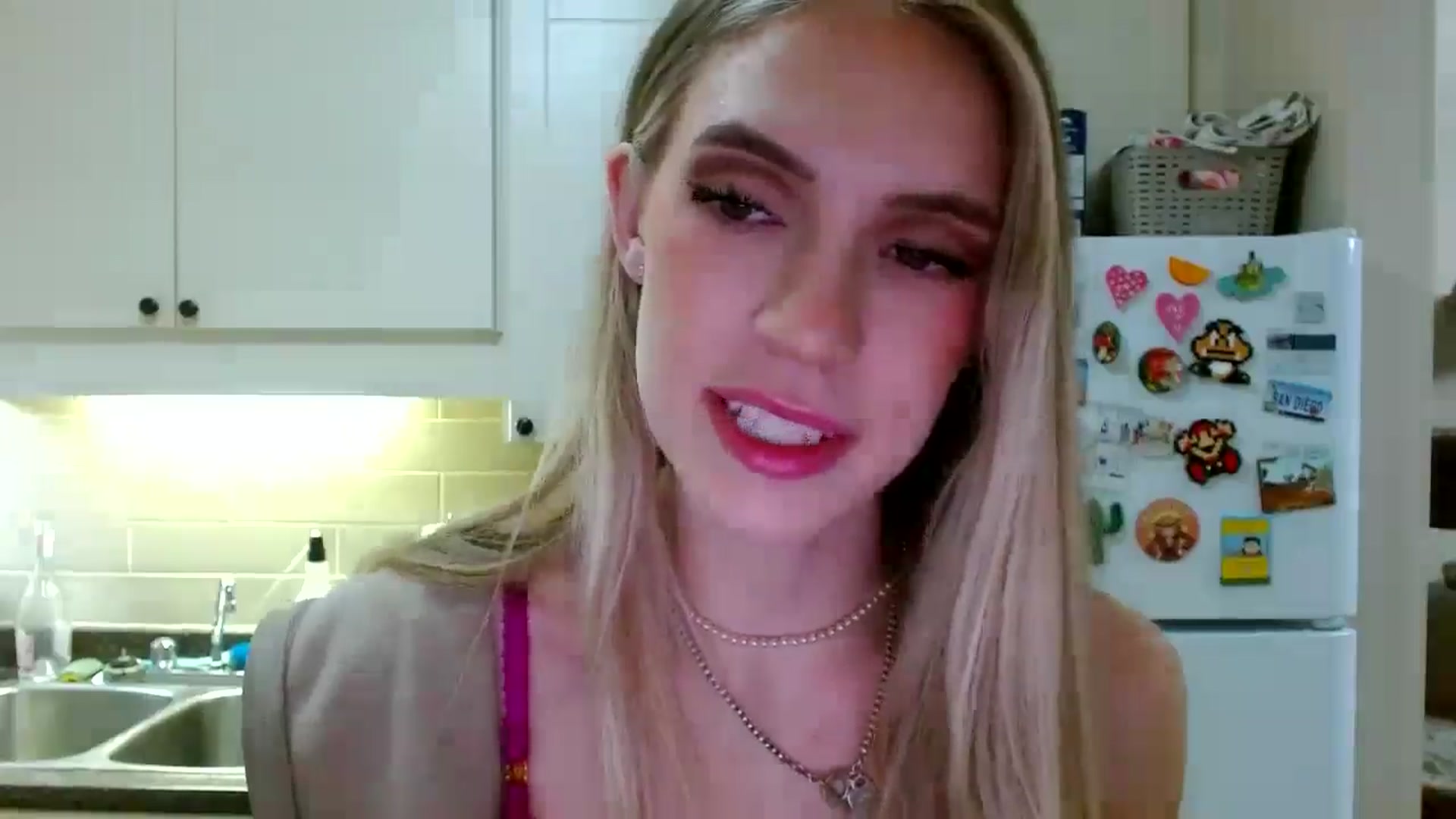 Gallery image thumbnail from Em_babyxx's myfreecams stream on, 02/02/2026, 10:22 image 17 of 20