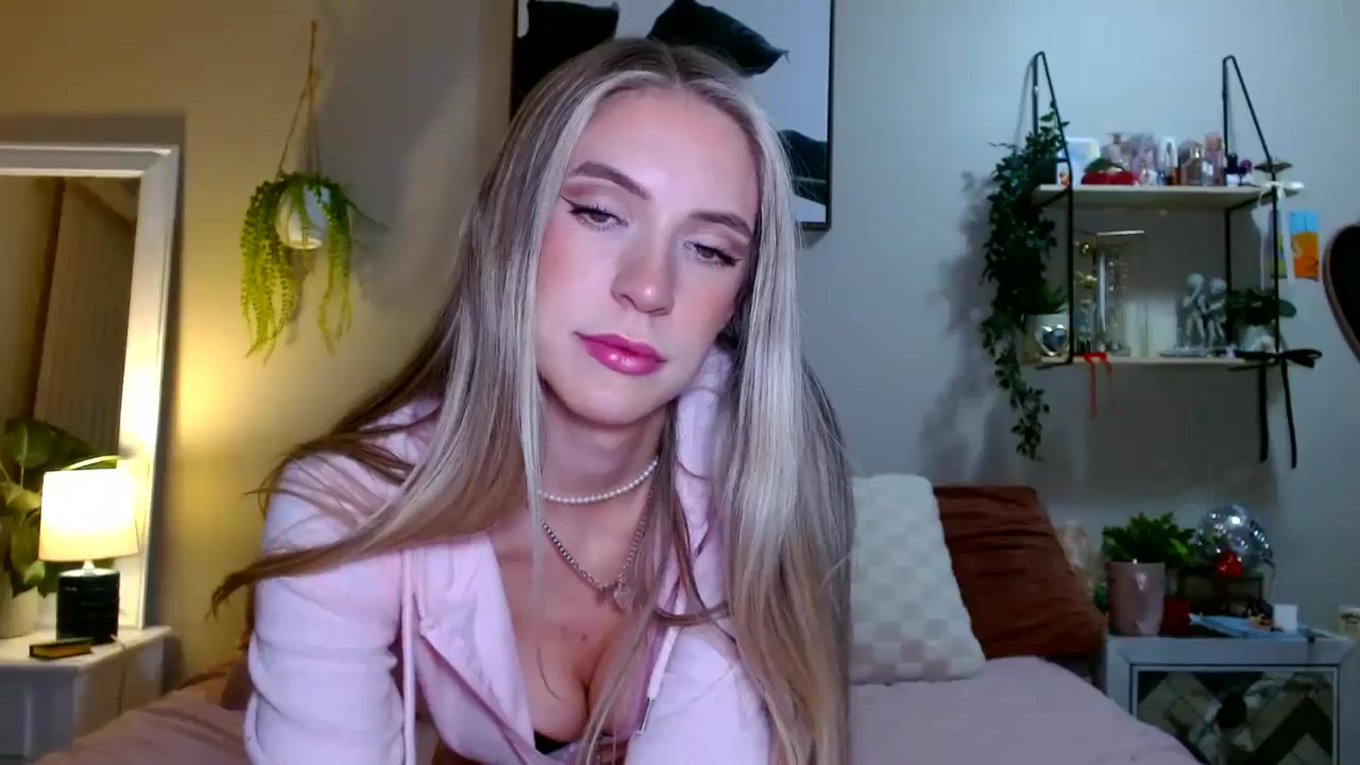Gallery image thumbnail from Em_babyxx's myfreecams stream on, 02/06/2026, 10:56 image 2 of 20