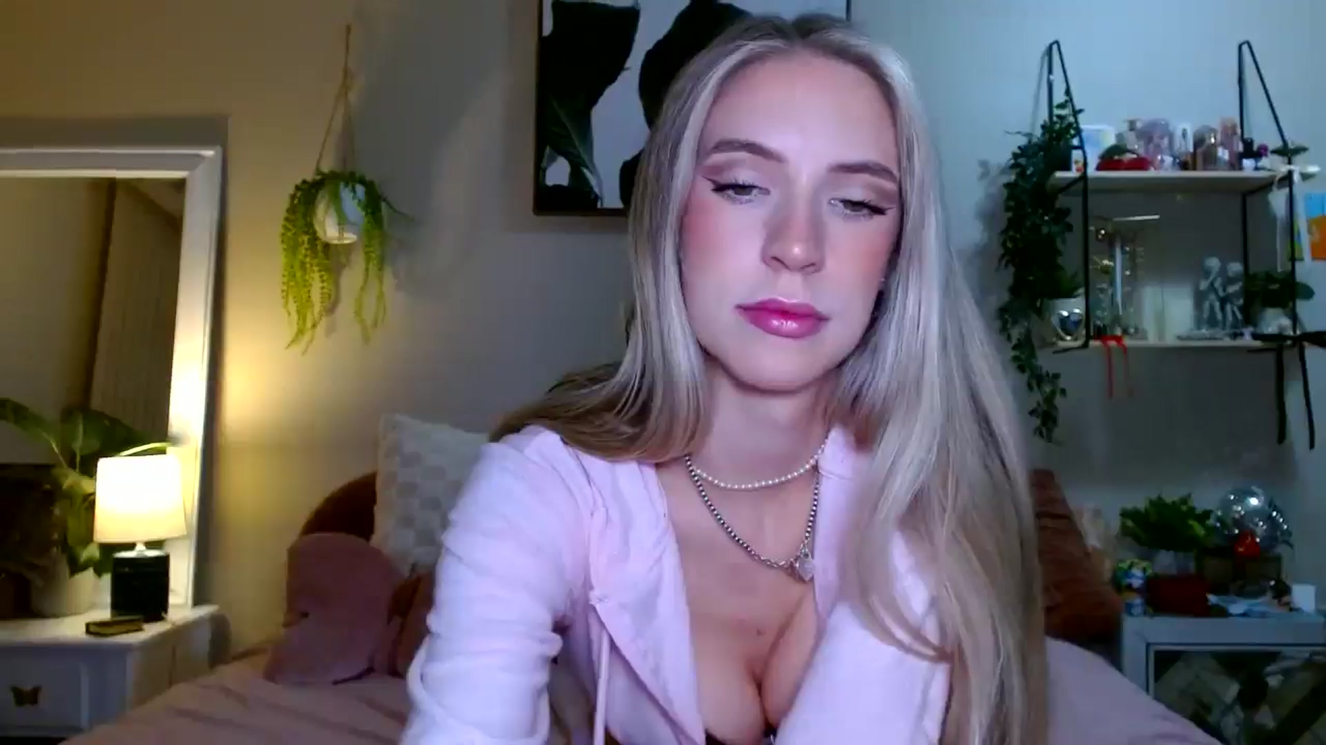 Gallery image thumbnail from Em_babyxx's myfreecams stream on, 02/06/2026, 10:56 image 9 of 20