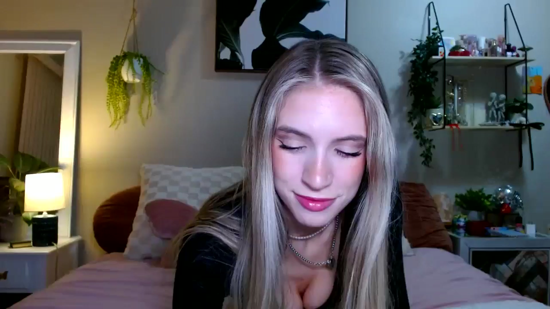 Gallery image thumbnail from Em_babyxx's myfreecams stream on, 02/09/2026, 09:41 image 4 of 20