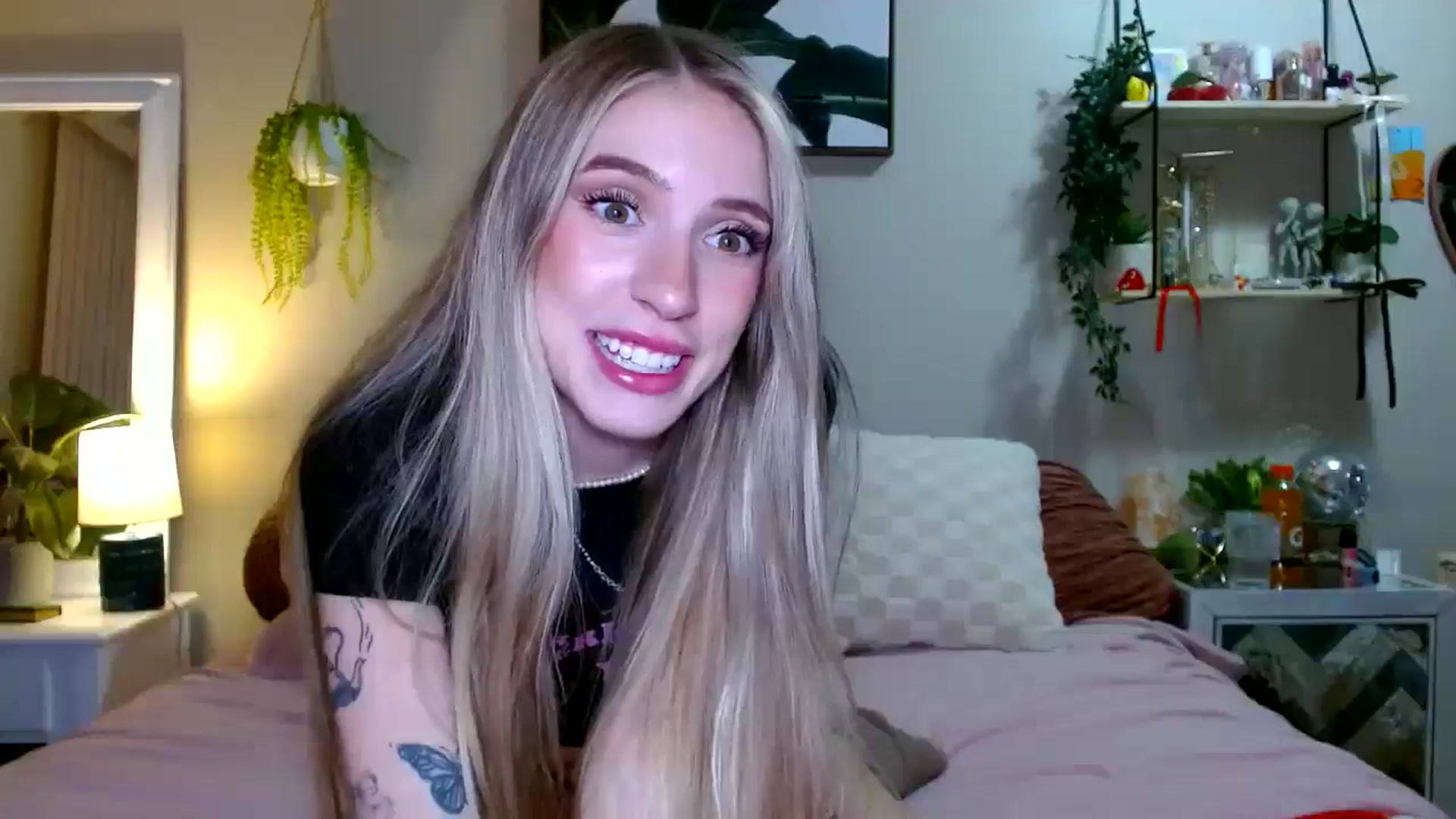 Gallery image thumbnail from Em_babyxx's myfreecams stream on, 02/24/2026, 10:30 image 13 of 20