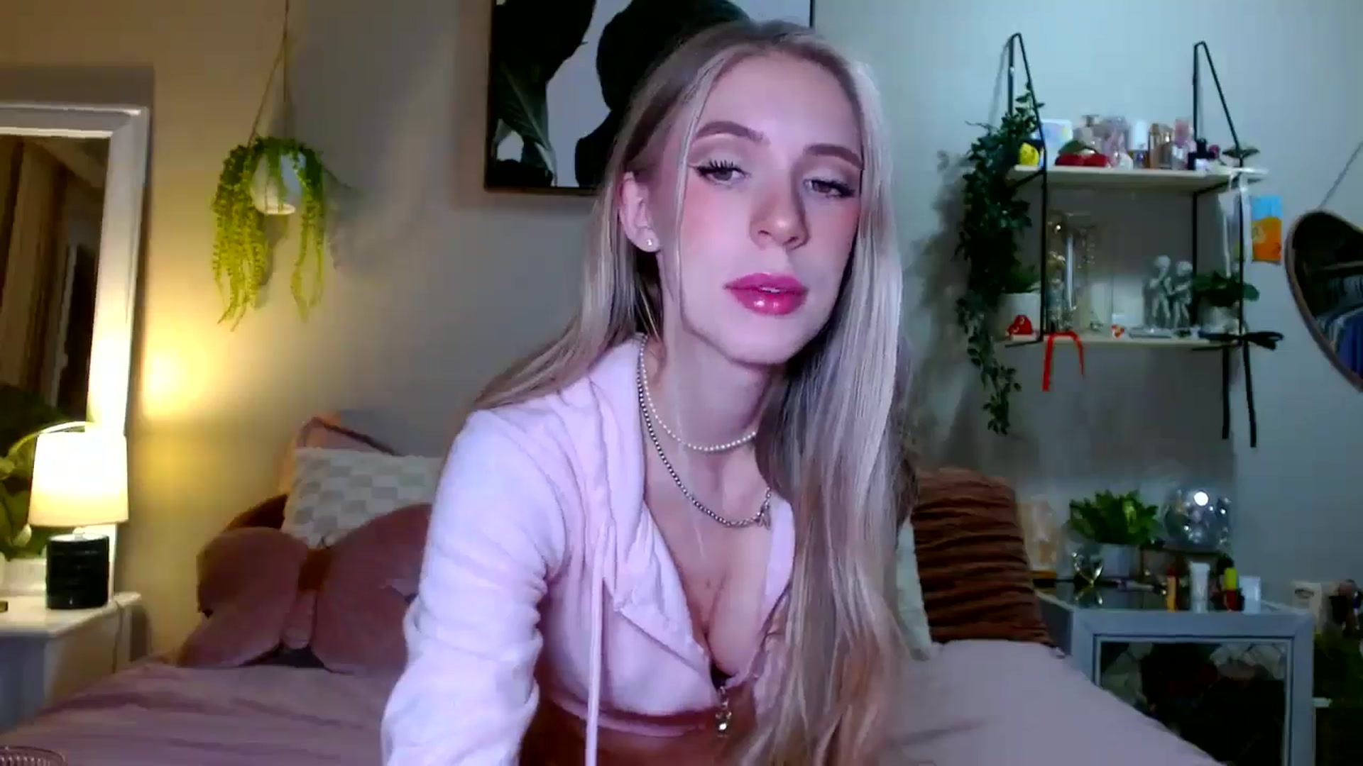 Gallery image thumbnail from Em_babyxx's myfreecams stream on, 02/27/2026, 09:55 image 15 of 20