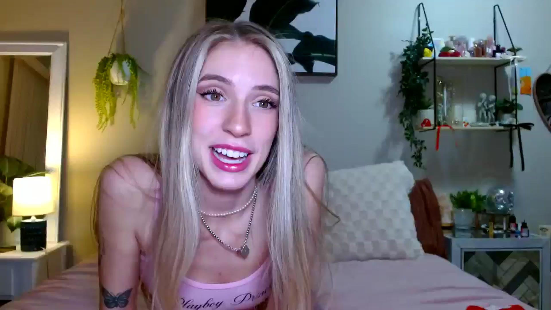 Gallery image thumbnail from Em_babyxx's myfreecams stream on, 03/05/2026, 10:07 image 1 of 20