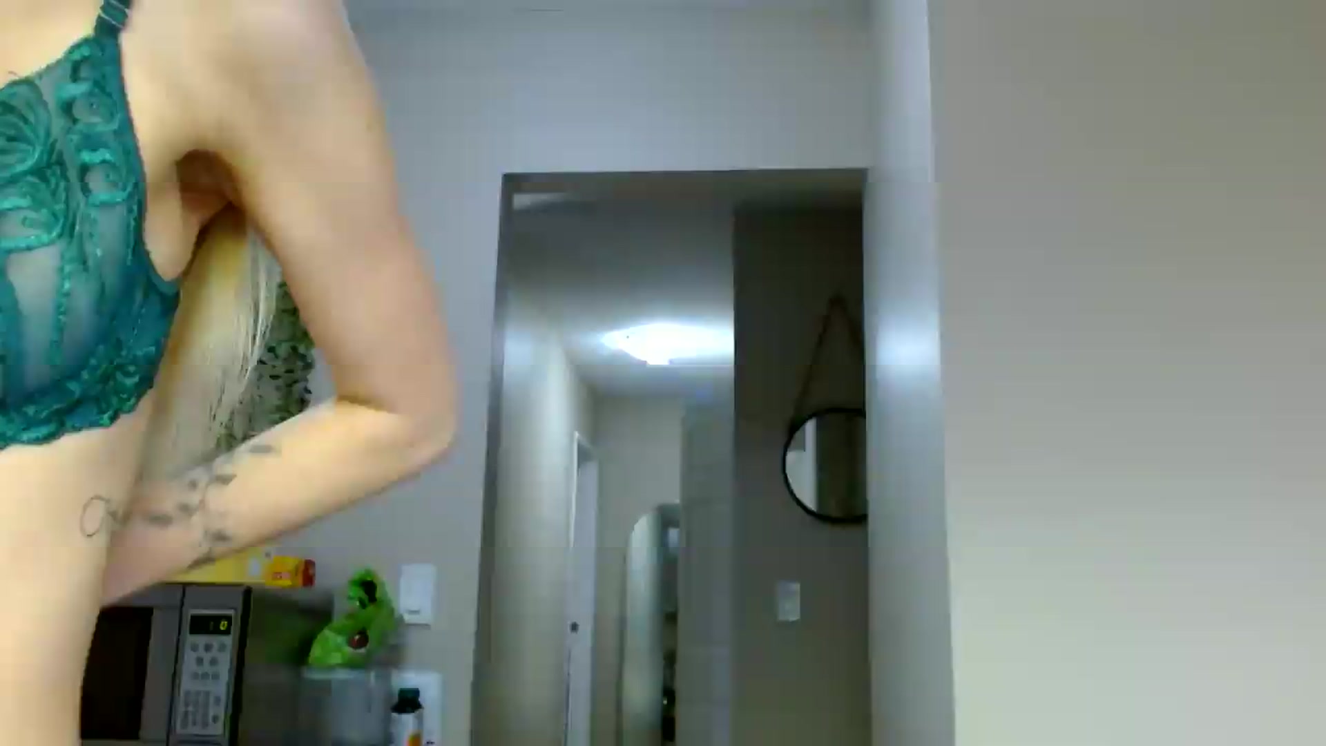 Gallery image thumbnail from Em_babyxx's myfreecams stream on, 03/09/2026, 08:42 image 1 of 20