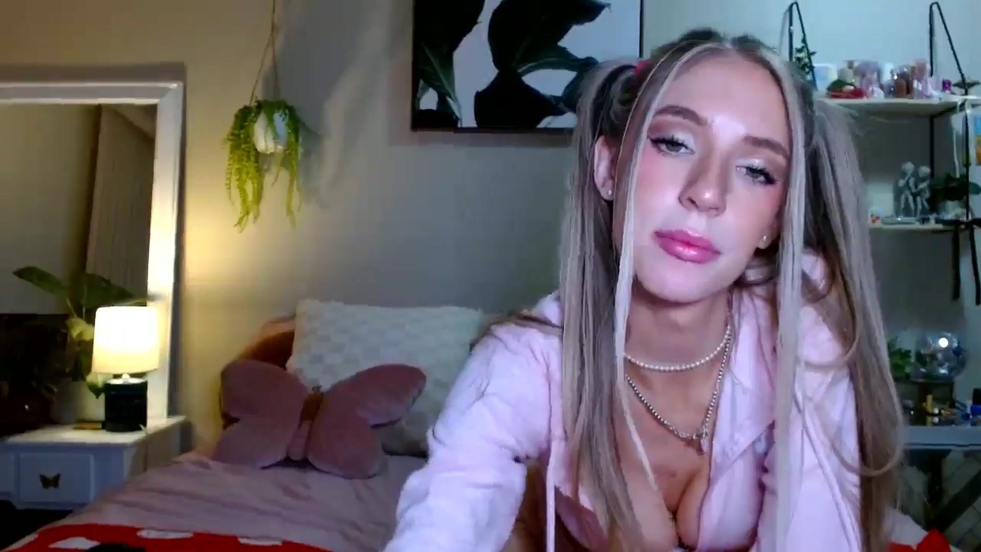 Gallery image thumbnail from Em_babyxx's myfreecams stream on, 03/14/2026, 08:27 image 14 of 20