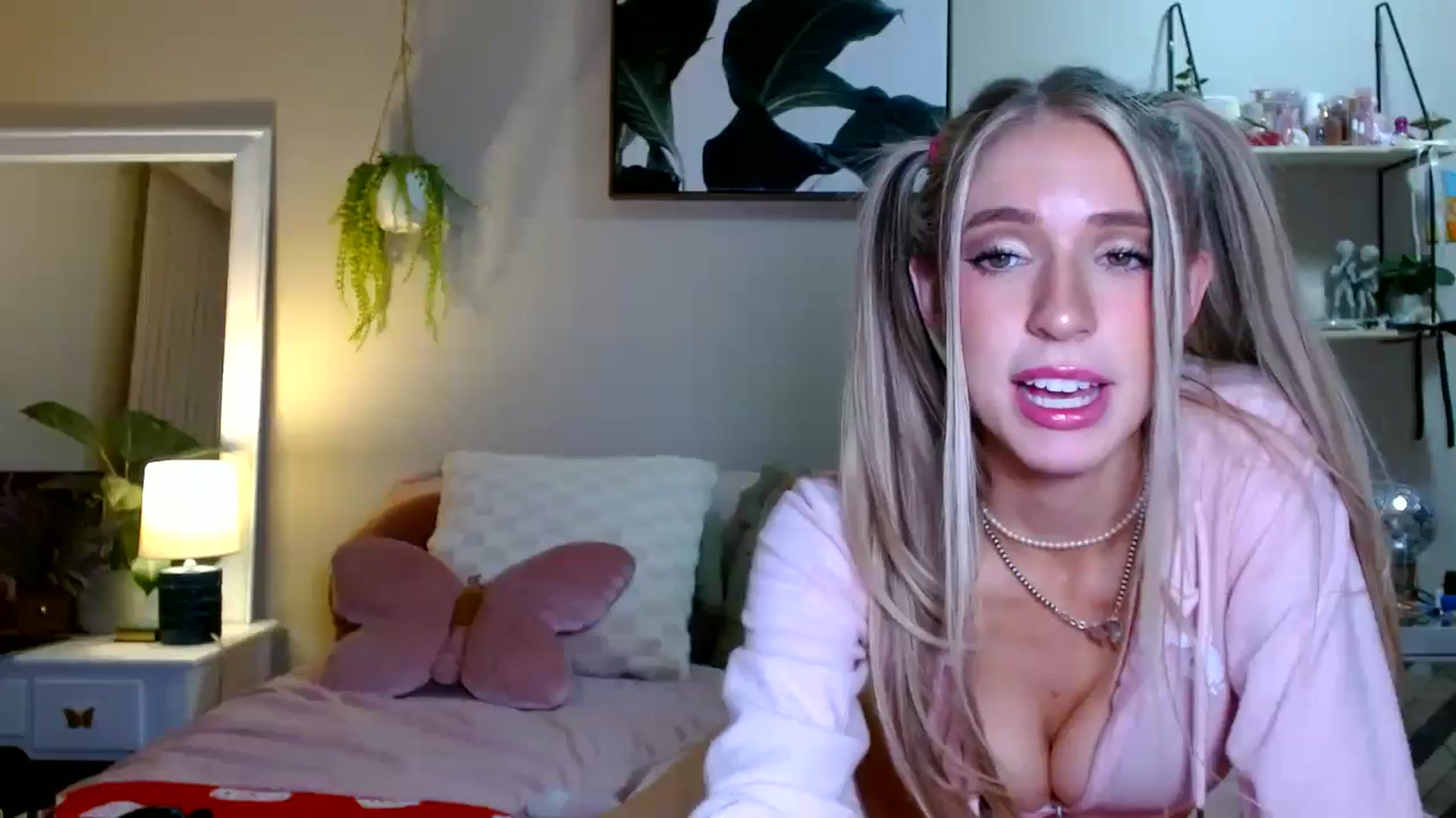 Gallery image thumbnail from Em_babyxx's myfreecams stream on, 03/14/2026, 09:19 image 7 of 20