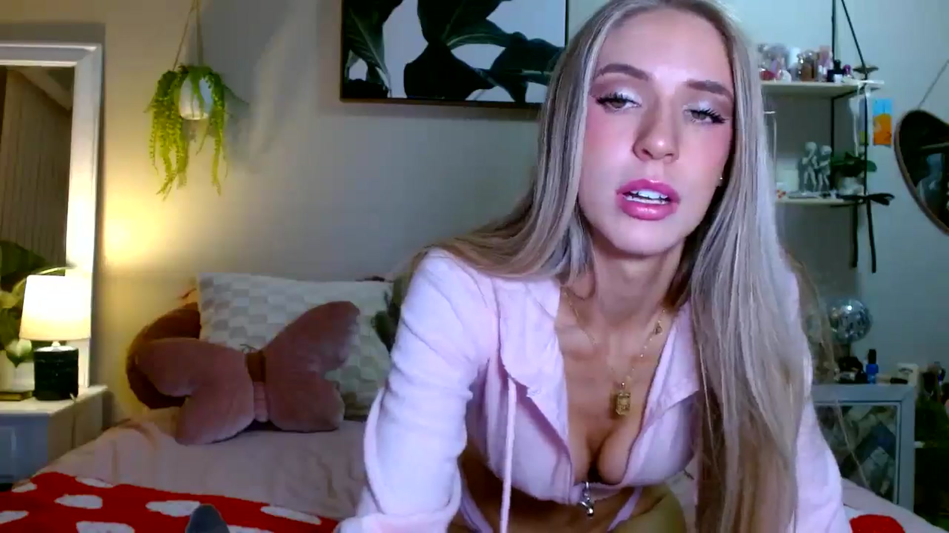 Gallery image thumbnail from Em_babyxx's myfreecams stream on, 03/16/2026, 06:45 image 20 of 20
