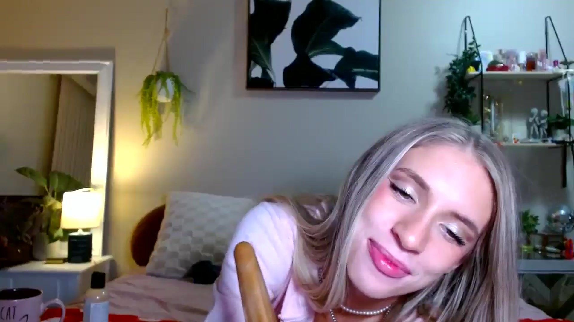 Gallery image thumbnail from Em_babyxx's myfreecams stream on, 03/21/2026, 09:50 image 13 of 20