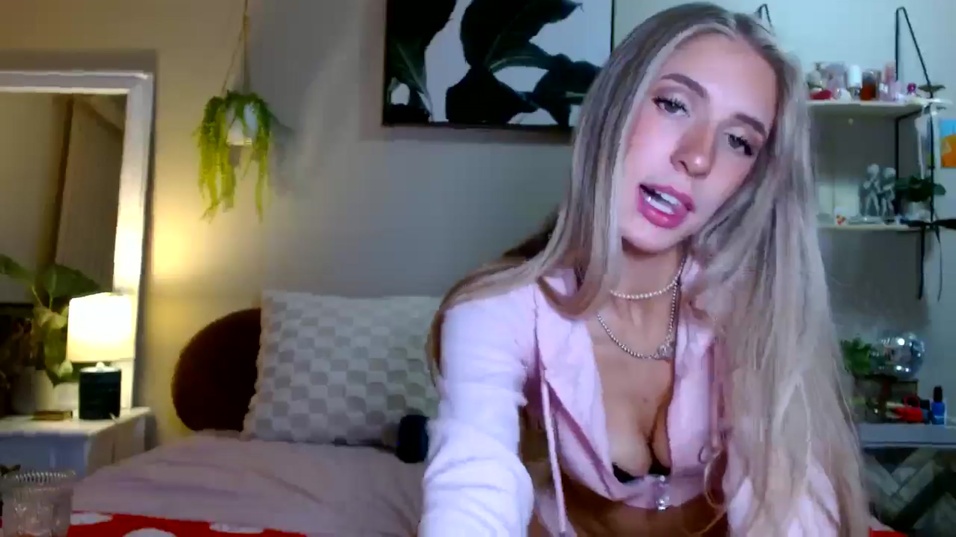 Gallery image thumbnail from Em_babyxx's myfreecams stream on, 03/25/2026, 09:39 image 10 of 20
