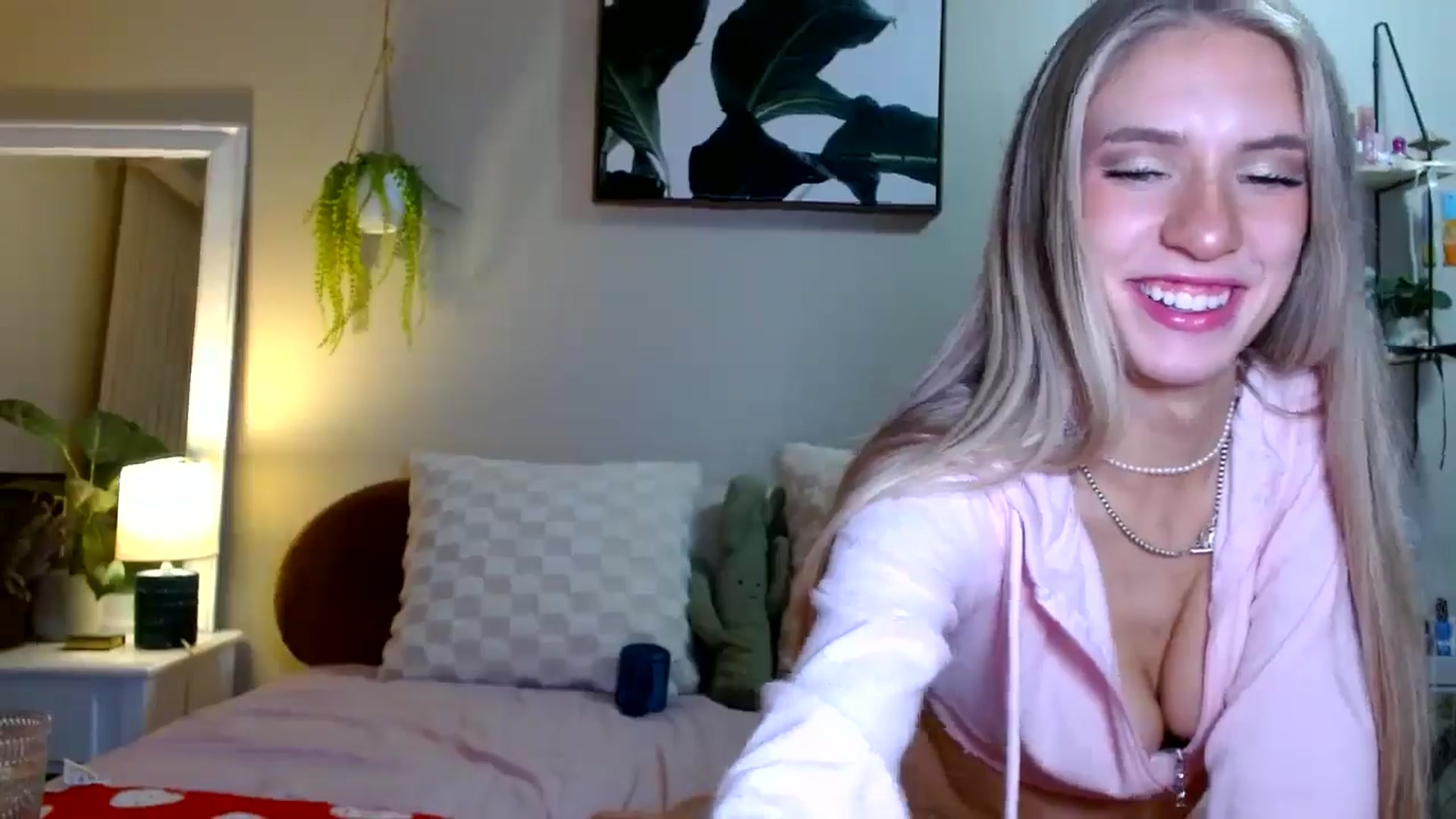 Gallery image thumbnail from Em_babyxx's myfreecams stream on, 03/25/2026, 09:39 image 19 of 20