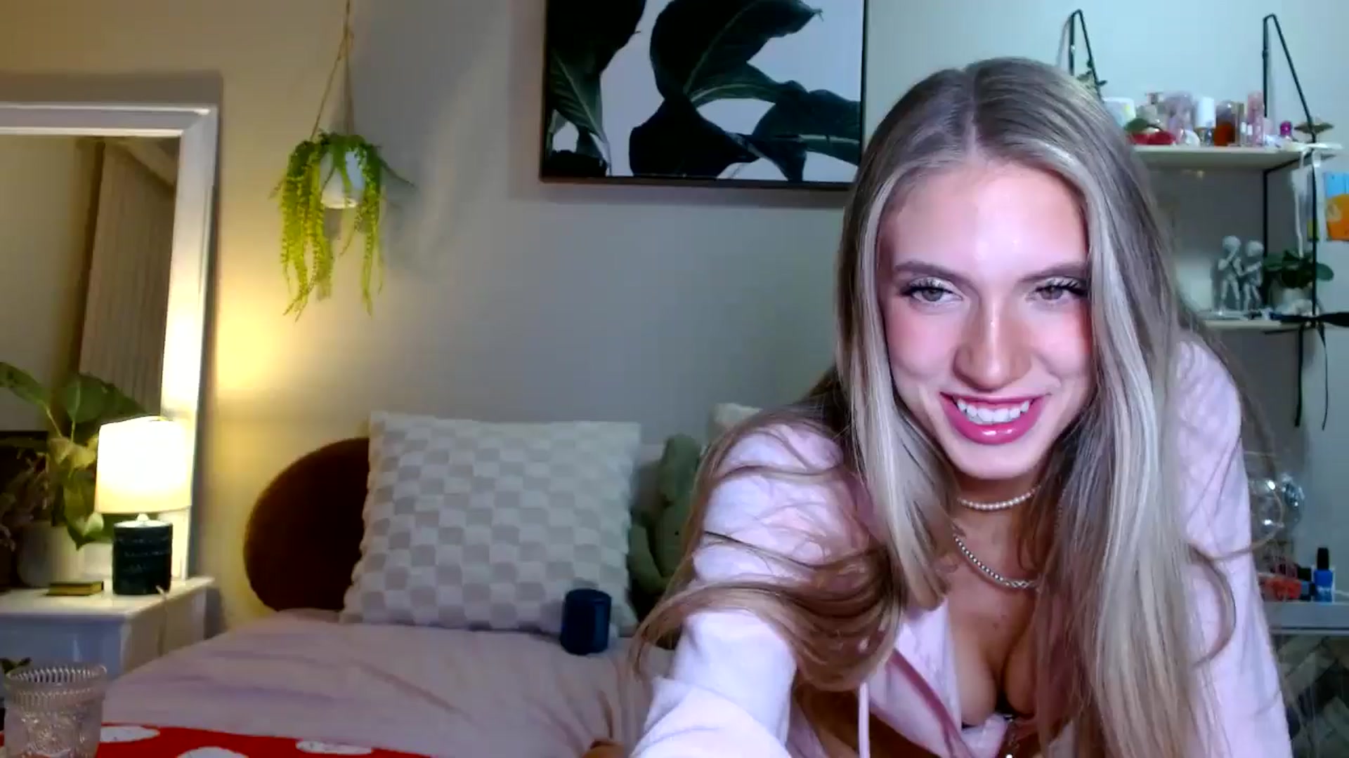 Gallery image thumbnail from Em_babyxx's myfreecams stream on, 03/25/2026, 09:39 image 9 of 20