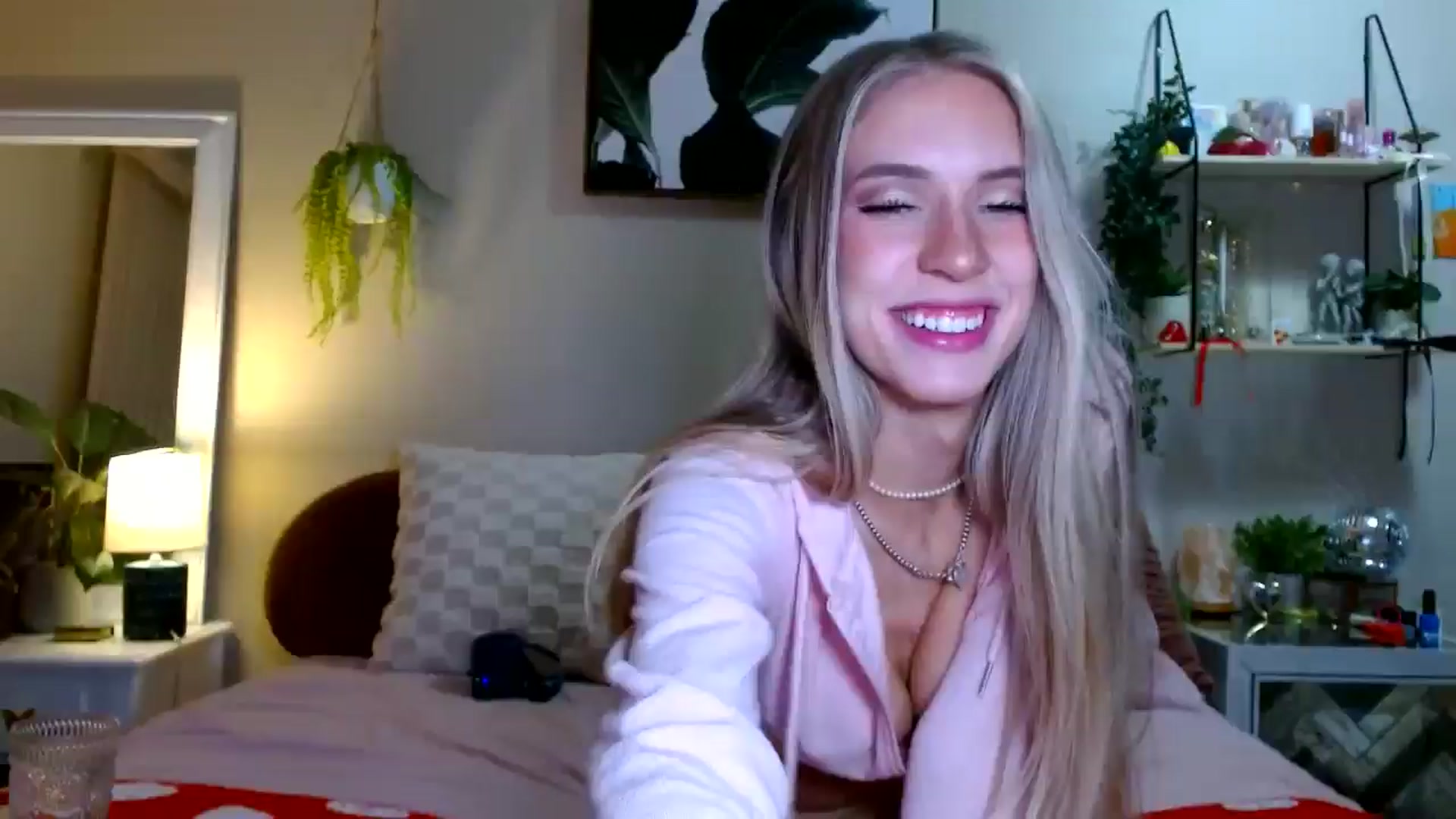 Gallery image thumbnail from Em_babyxx's myfreecams stream on, 03/25/2026, 09:39 image 4 of 20