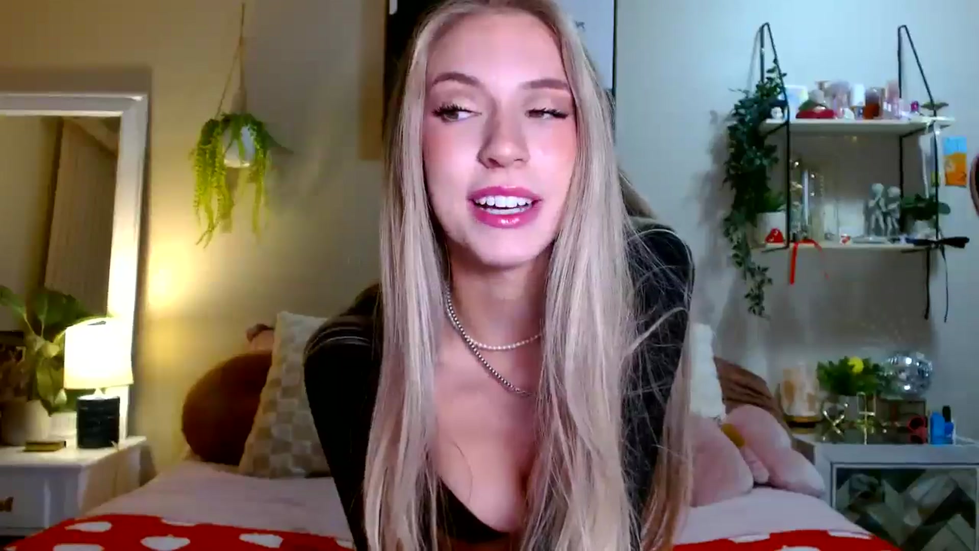 Gallery image thumbnail from Em_babyxx's myfreecams stream on, 03/29/2026, 08:51 image 15 of 20
