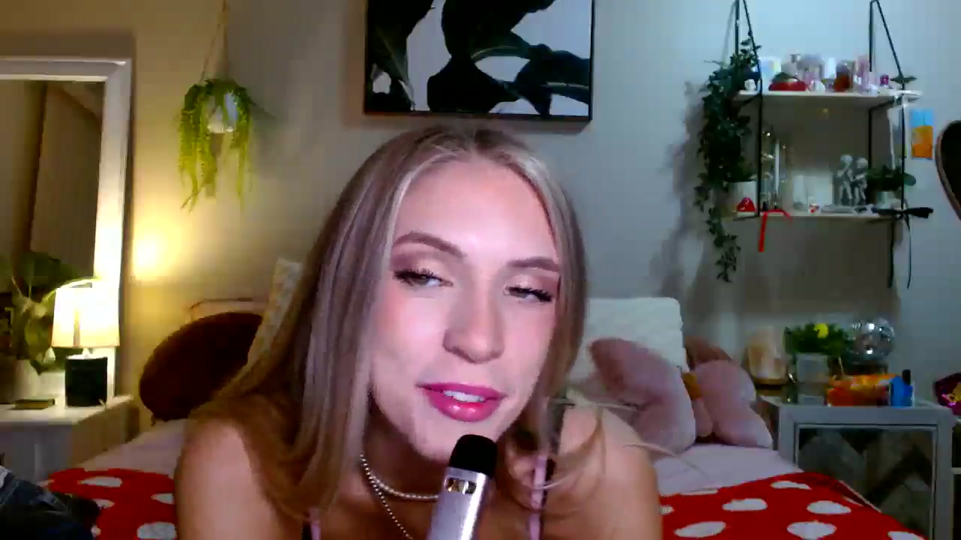 Gallery image thumbnail from Em_babyxx's myfreecams stream on, 03/31/2026, 08:58 image 5 of 20