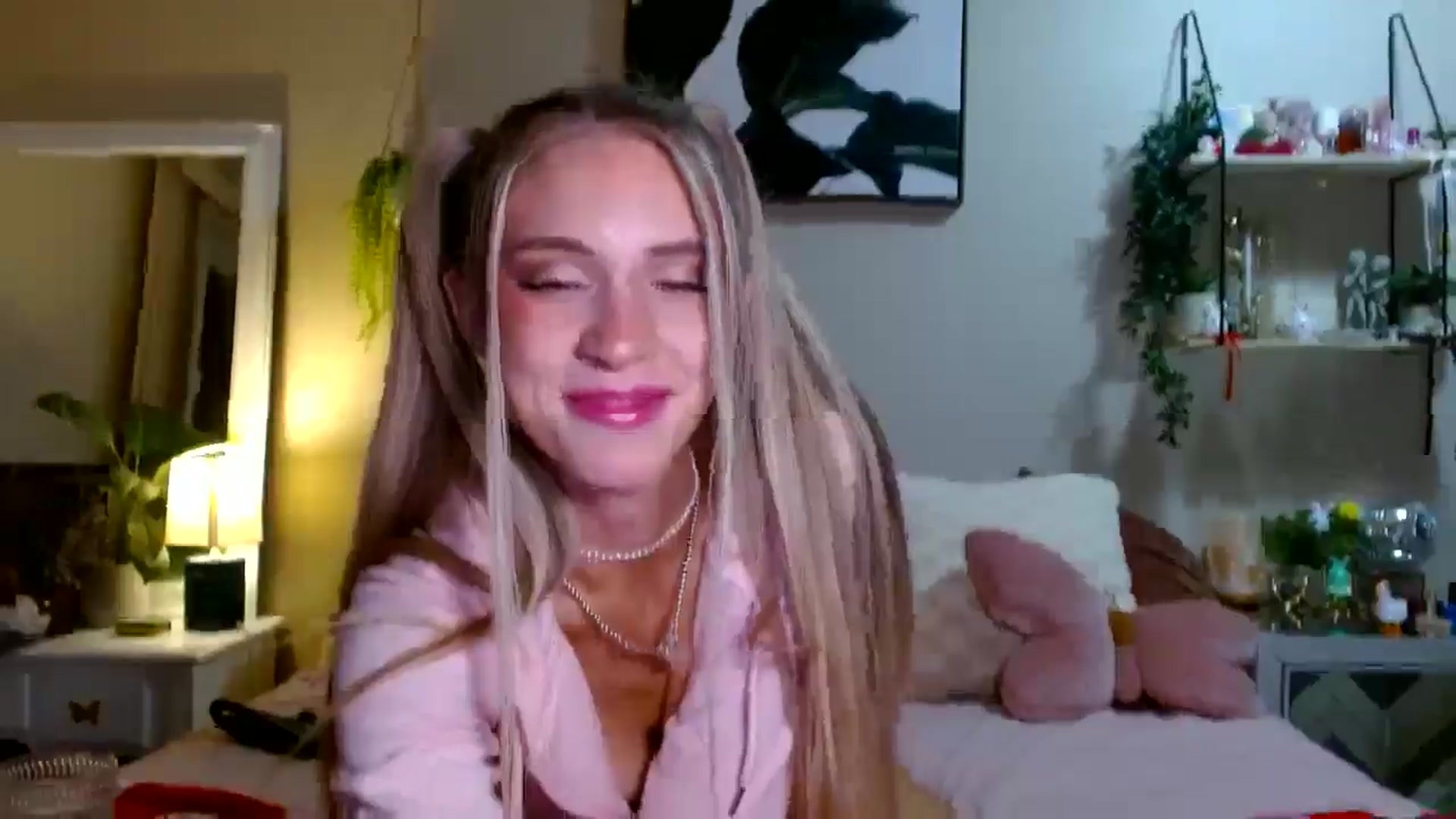 Gallery image thumbnail from Em_babyxx's myfreecams stream on, 04/02/2026, 08:39 image 9 of 20