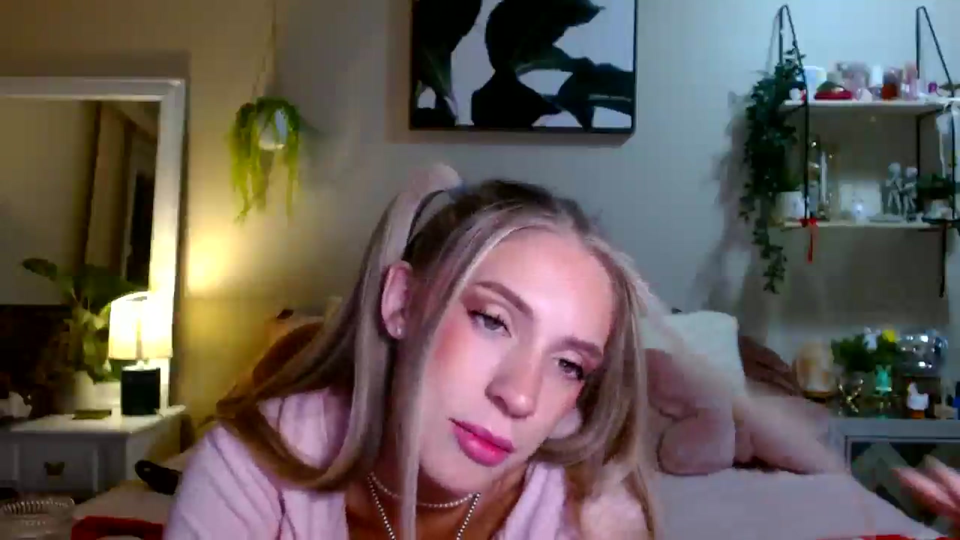 Gallery image thumbnail from Em_babyxx's myfreecams stream on, 04/02/2026, 08:39 image 7 of 20