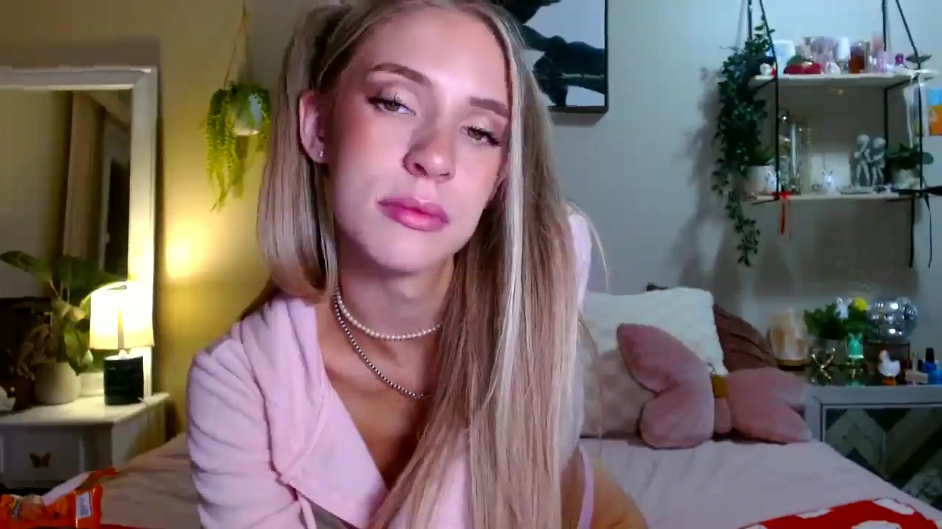 Gallery image thumbnail from Em_babyxx's myfreecams stream on, 04/02/2026, 10:54 image 11 of 20