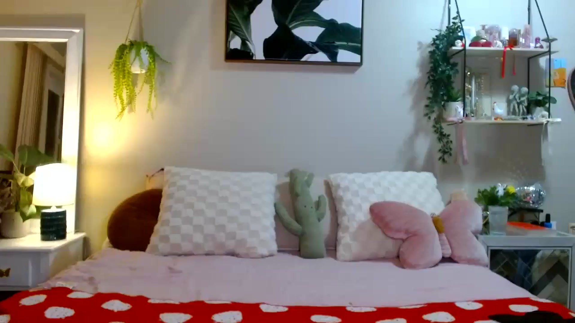 Gallery image thumbnail from Em_babyxx's myfreecams stream on, 04/13/2026, 08:22 image 1 of 20