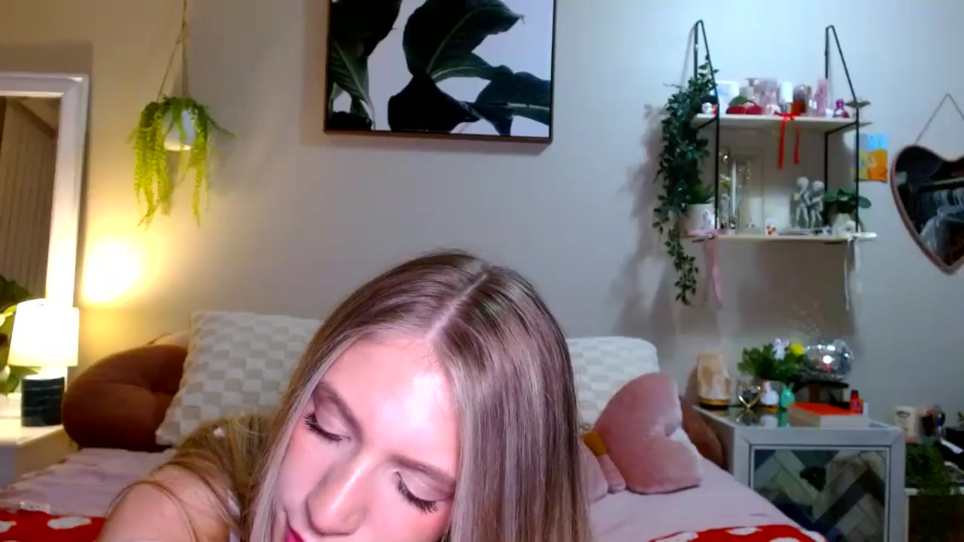 Gallery image thumbnail from Em_babyxx's myfreecams stream on, 04/15/2026, 09:32 image 19 of 20