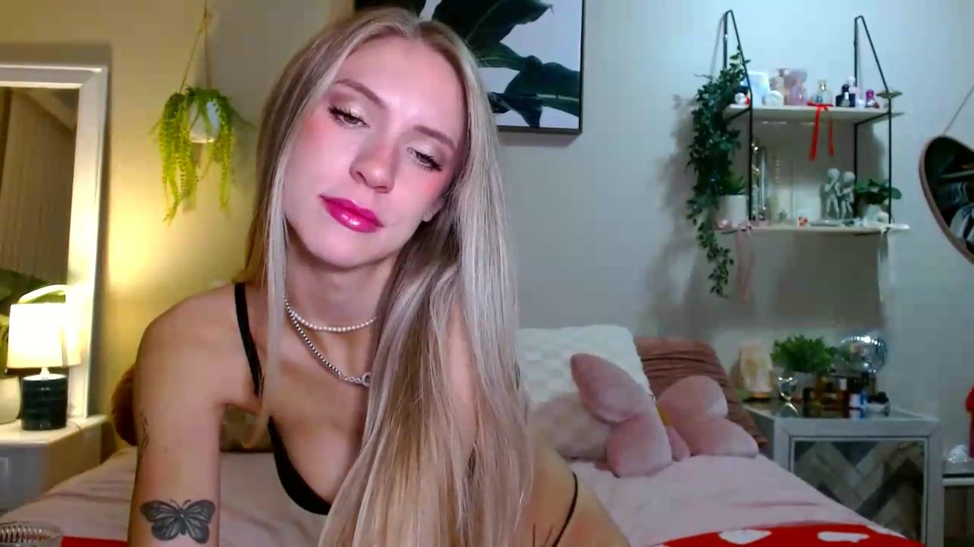 Gallery image thumbnail from Em_babyxx's myfreecams stream on, 05/14/2026, 07:58 image 13 of 20