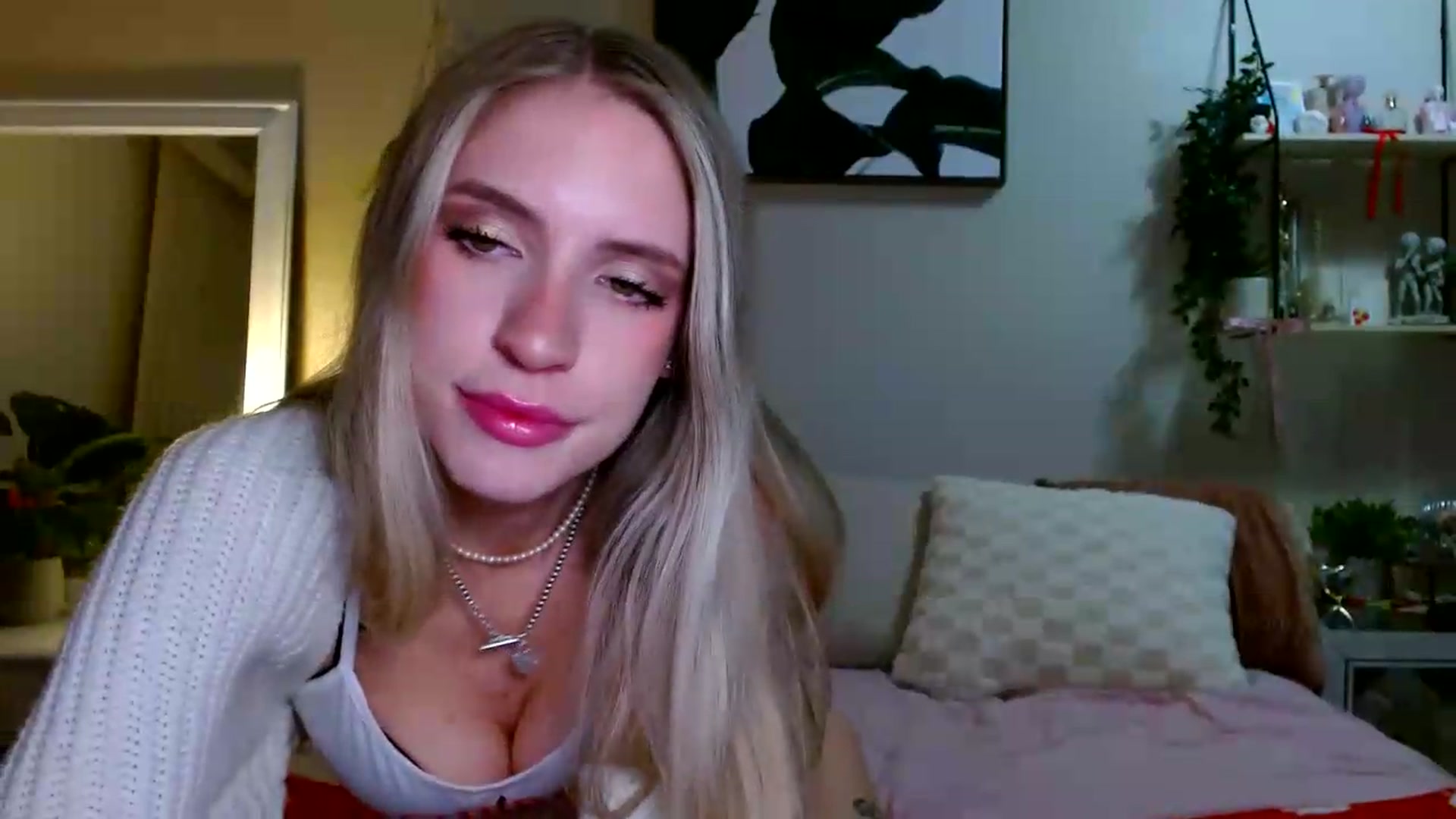 Gallery image thumbnail from Em_babyxx's myfreecams stream on, 05/18/2026, 10:49 image 5 of 20