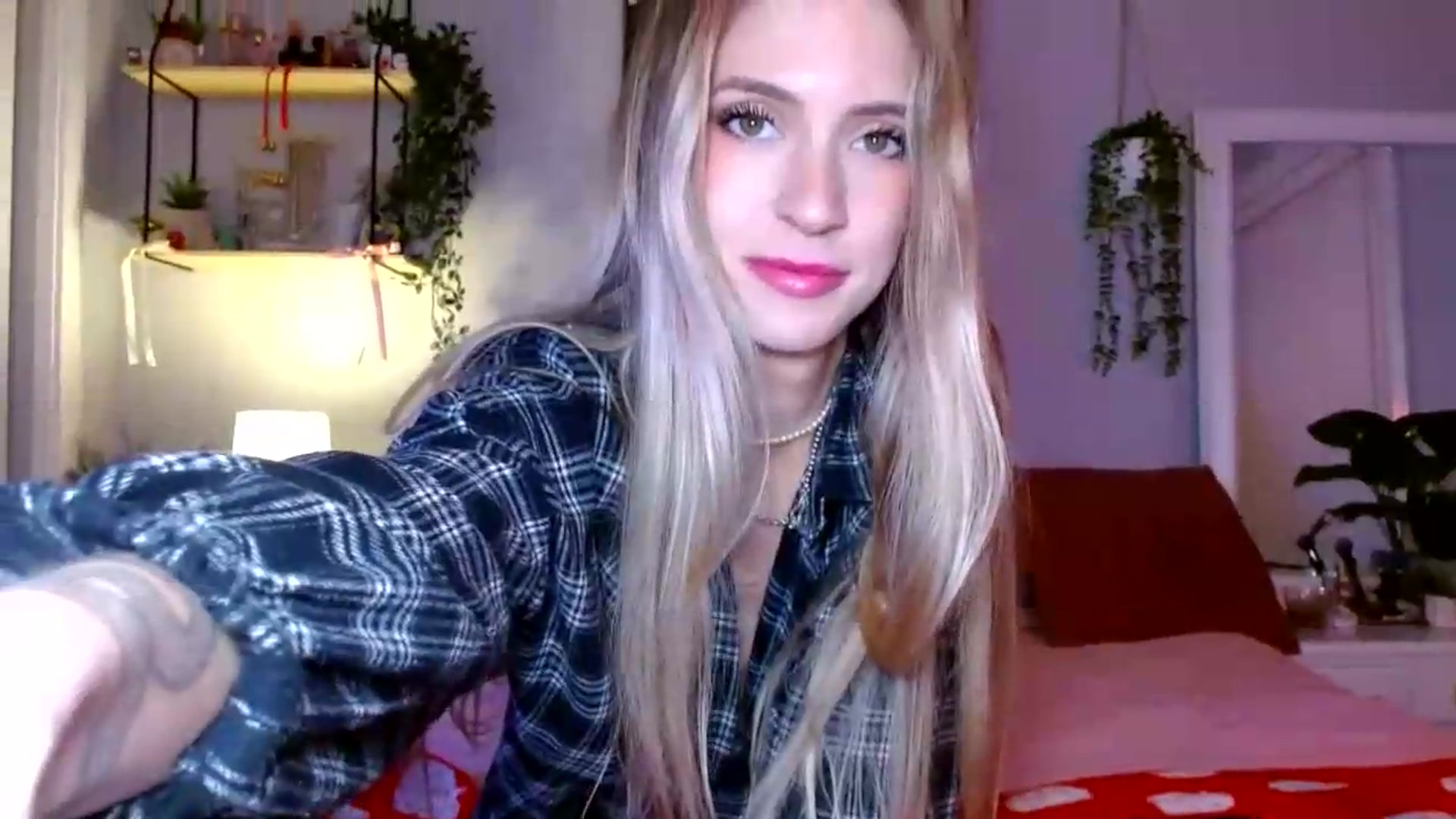 Gallery image thumbnail from Em_babyxx's myfreecams stream on, 05/26/2026, 10:56 image 3 of 20