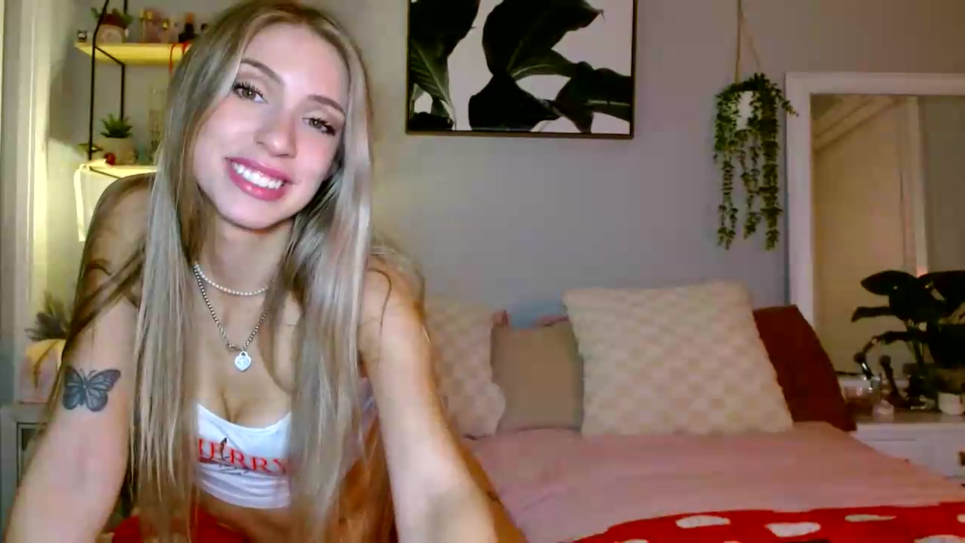 Gallery image thumbnail from Em_babyxx's myfreecams stream on, 05/26/2026, 10:56 image 13 of 20