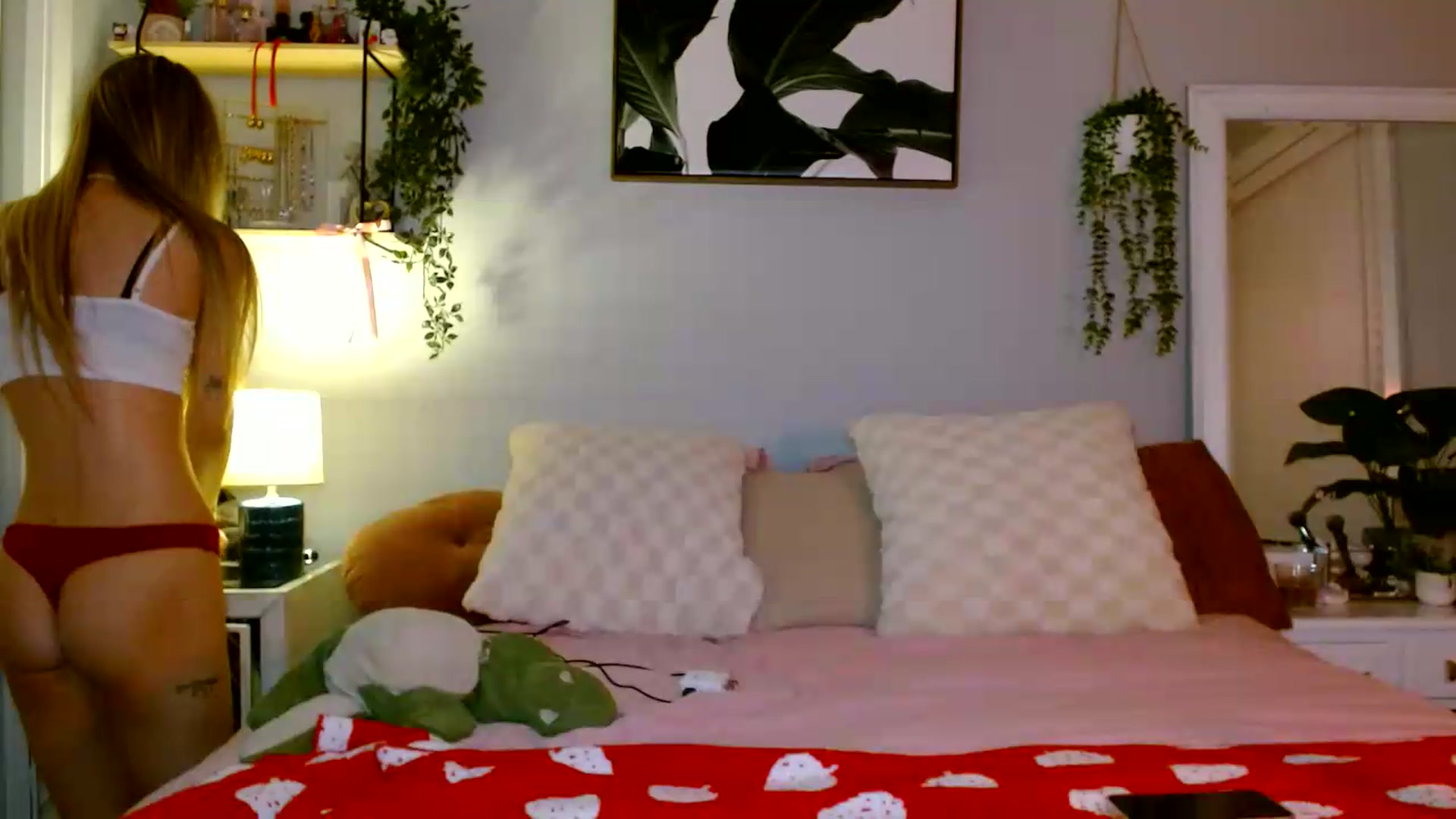 Gallery image thumbnail from Em_babyxx's myfreecams stream on, 05/26/2026, 10:56 image 10 of 20