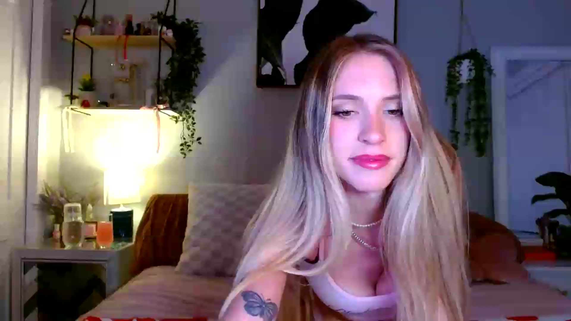Gallery image thumbnail from Em_babyxx's myfreecams stream on, 06/20/2026, 06:04 image 14 of 20