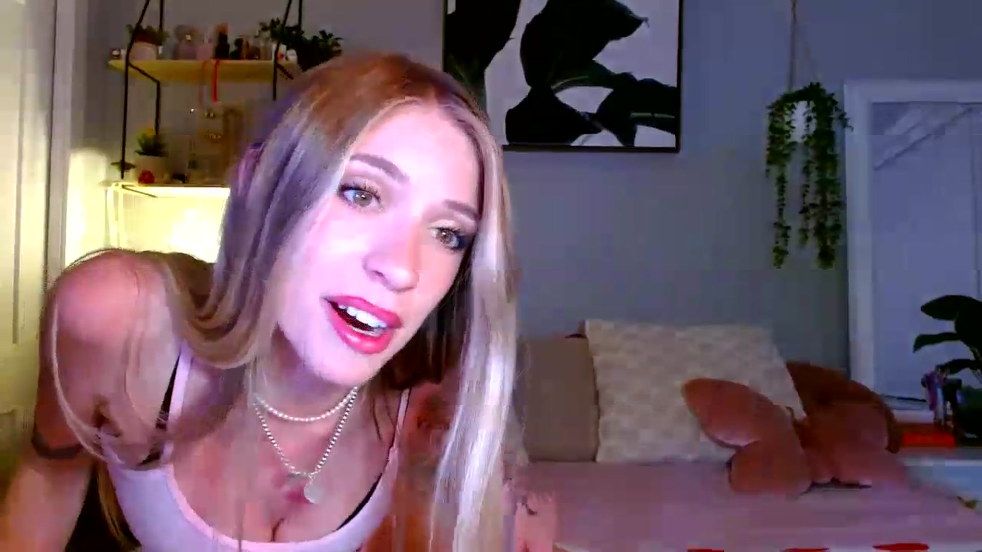 Gallery image thumbnail from Em_babyxx's myfreecams stream on, 06/20/2026, 06:04 image 12 of 20