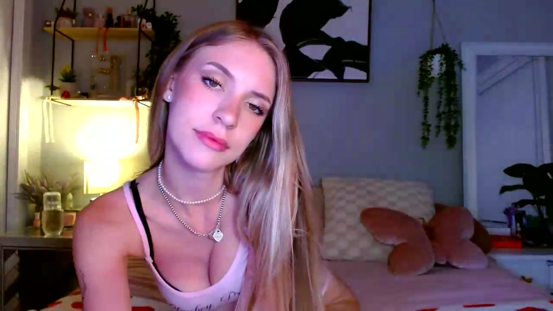 Gallery image thumbnail from Em_babyxx's myfreecams stream on, 06/20/2026, 07:16 image 18 of 20