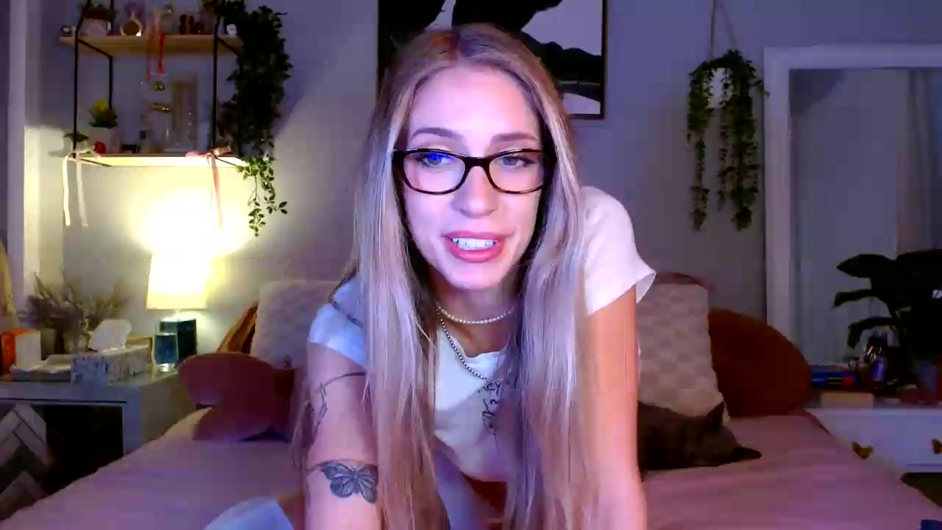 Gallery image thumbnail from Em_babyxx's myfreecams stream on, 07/29/2026, 08:32 image 18 of 20