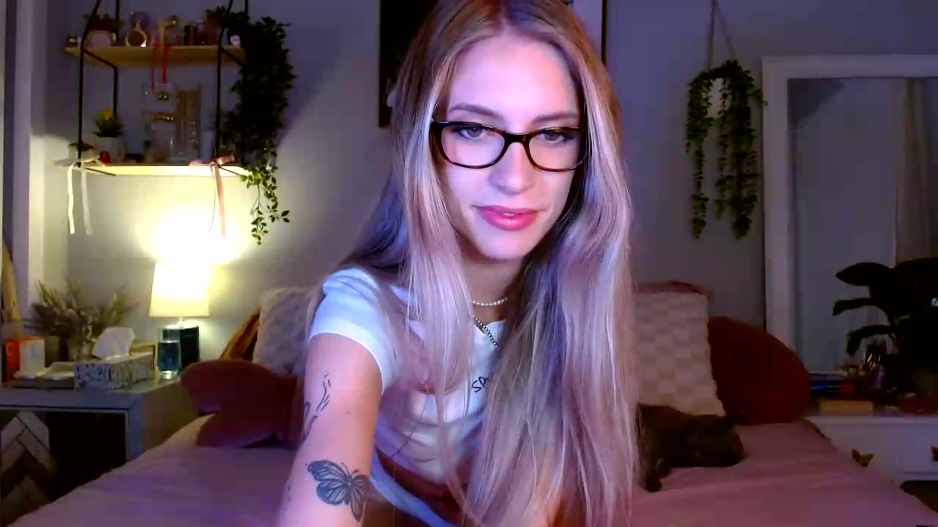 Gallery image thumbnail from Em_babyxx's myfreecams stream on, 07/29/2026, 08:32 image 2 of 20