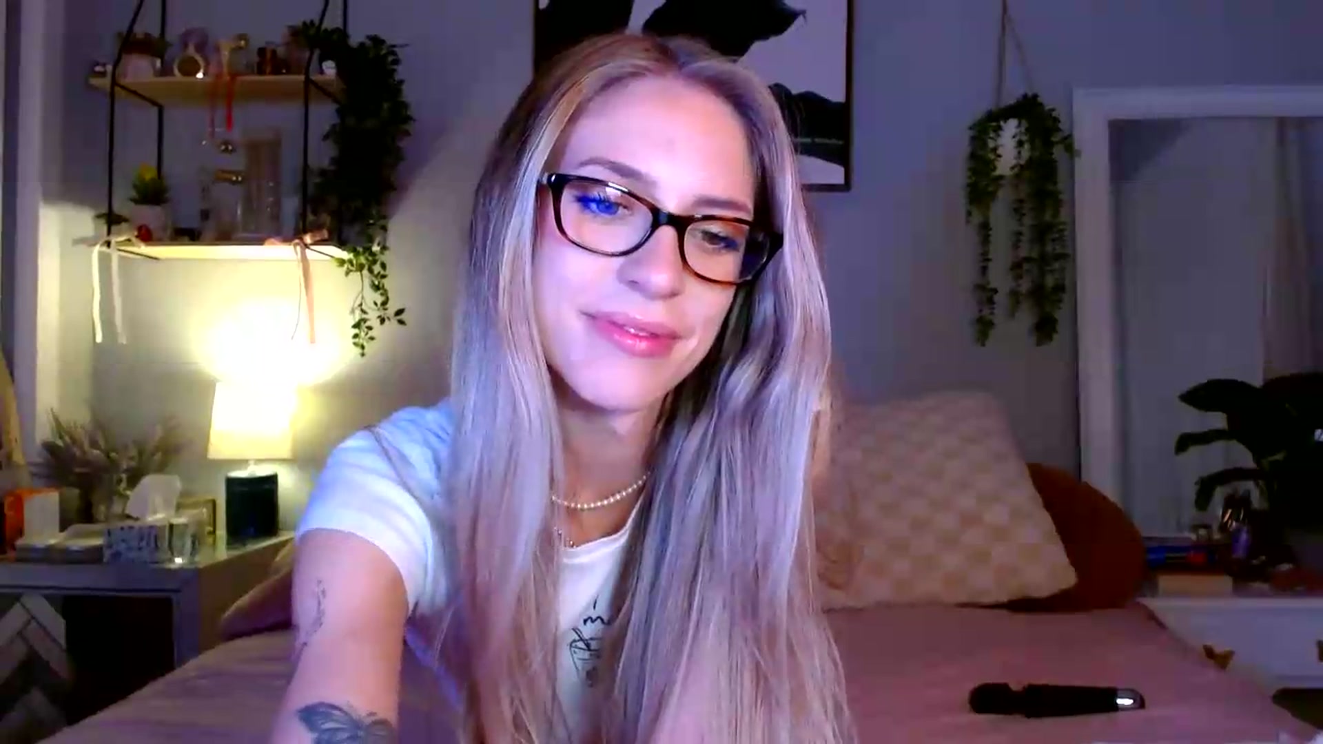 Gallery image thumbnail from Em_babyxx's myfreecams stream on, 07/29/2026, 09:37 image 20 of 20