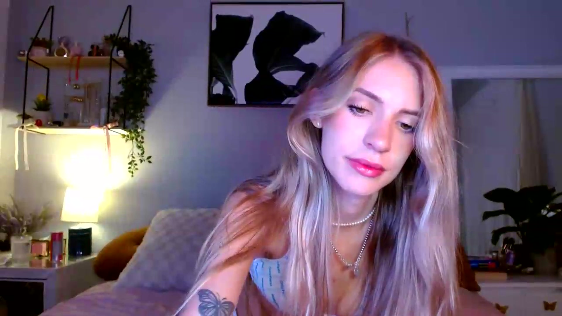 Gallery image thumbnail from Em_babyxx's myfreecams stream on, 07/31/2026, 11:10 image 12 of 20