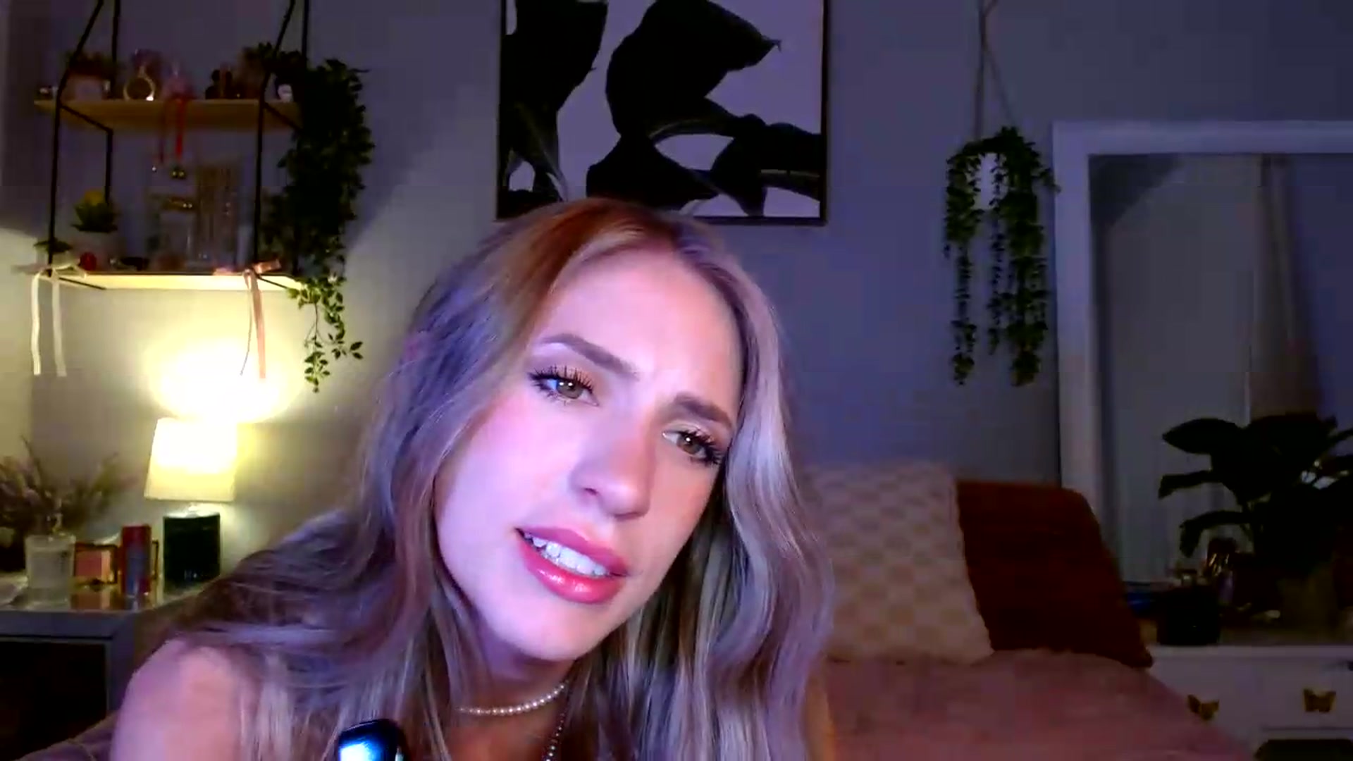 Gallery image thumbnail from Em_babyxx's myfreecams stream on, 07/31/2026, 11:10 image 3 of 20