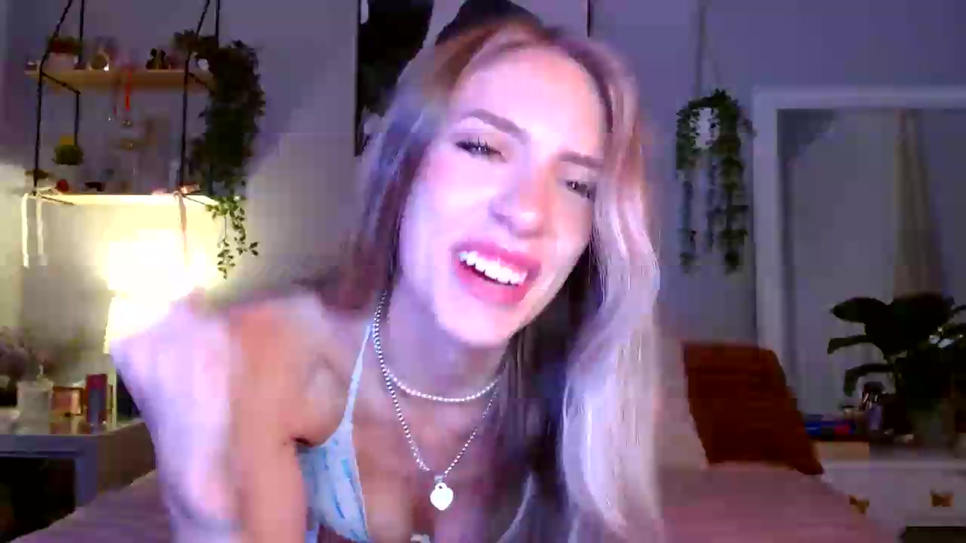 Gallery image thumbnail from Em_babyxx's myfreecams stream on, 07/31/2026, 11:10 image 6 of 20