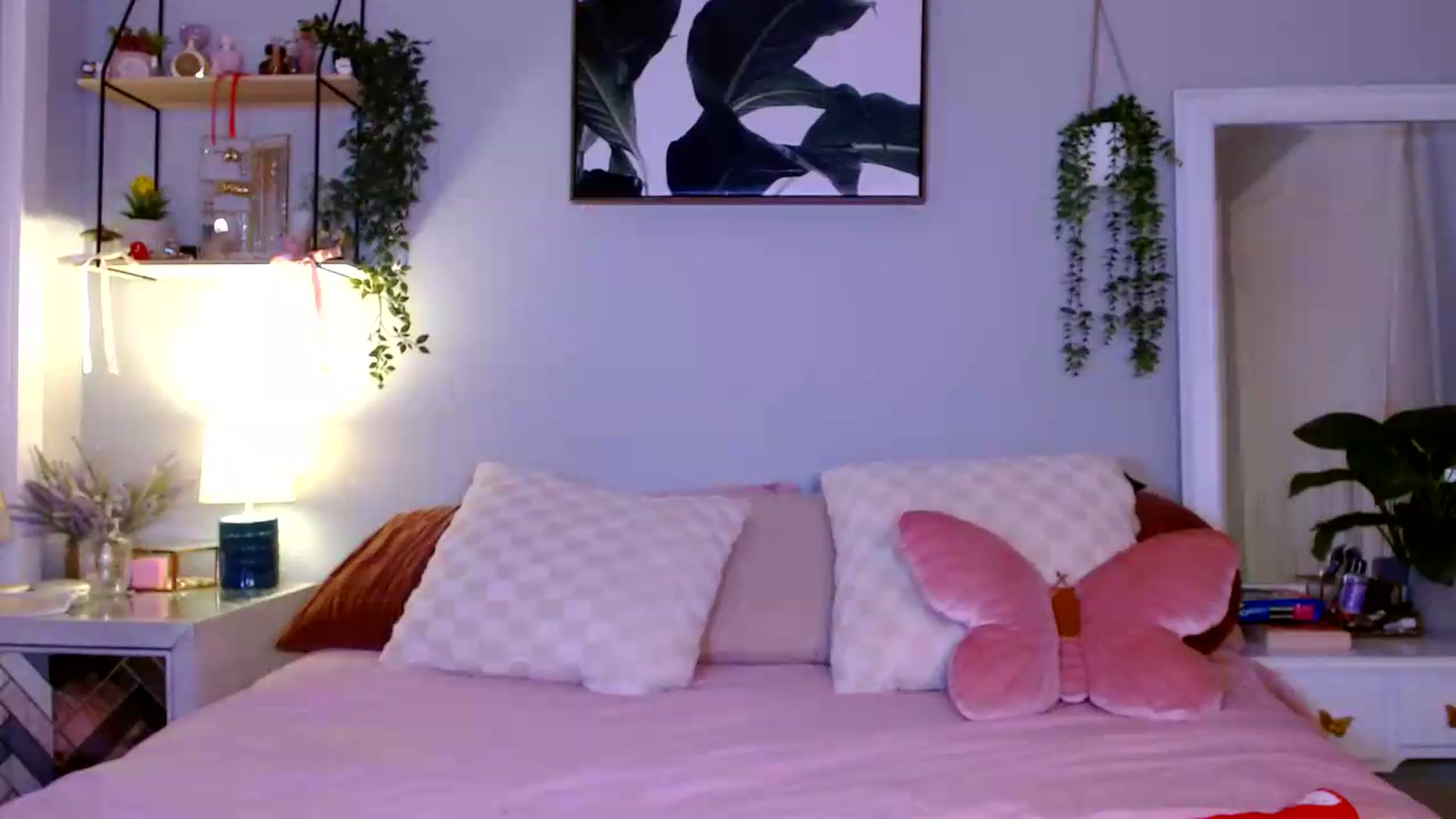 Gallery image thumbnail from Em_babyxx's myfreecams stream on, 08/09/2026, 10:04 image 16 of 20