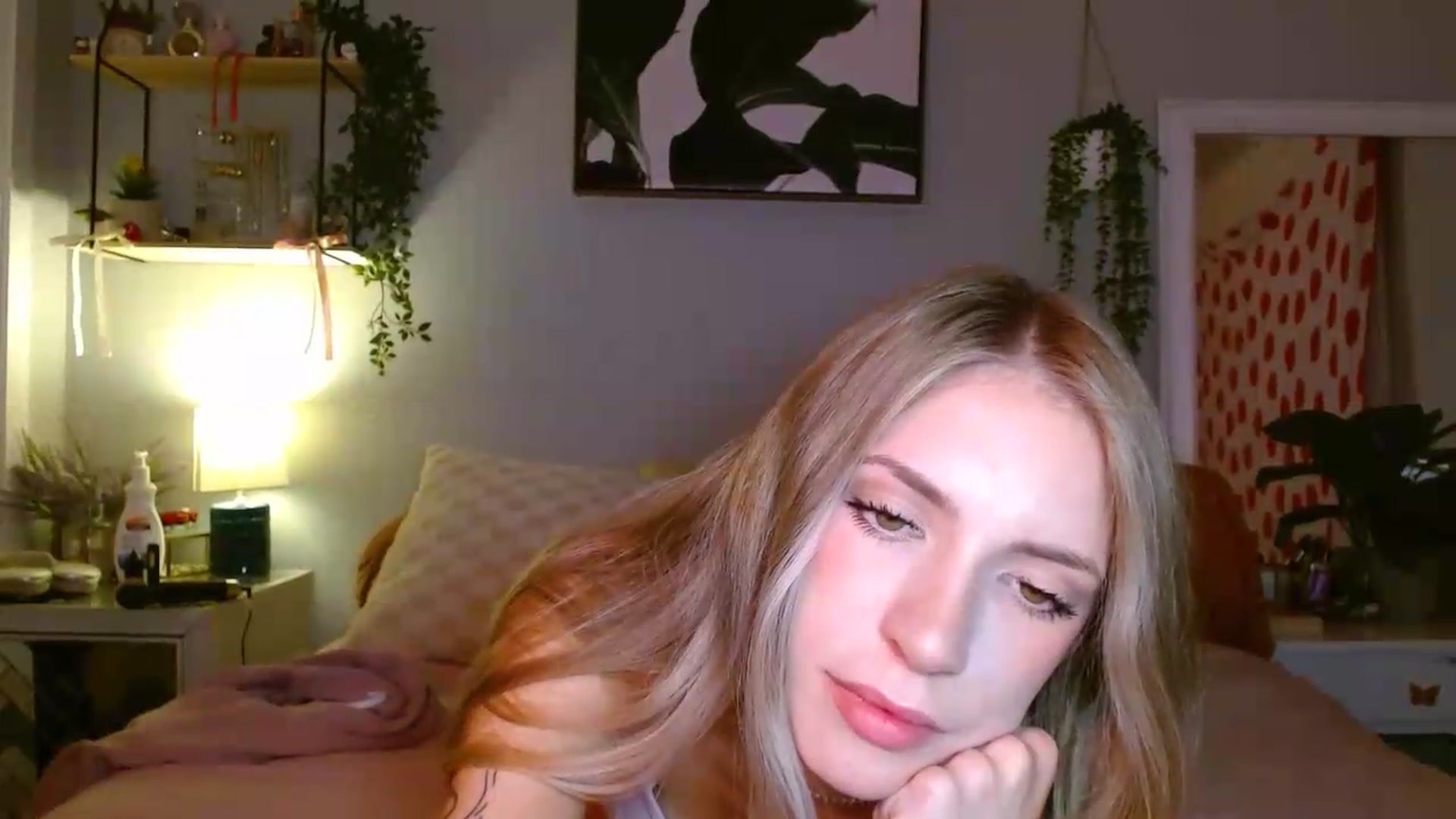 Gallery image thumbnail from Em_babyxx's myfreecams stream on, 08/14/2026, 03:21 image 16 of 20