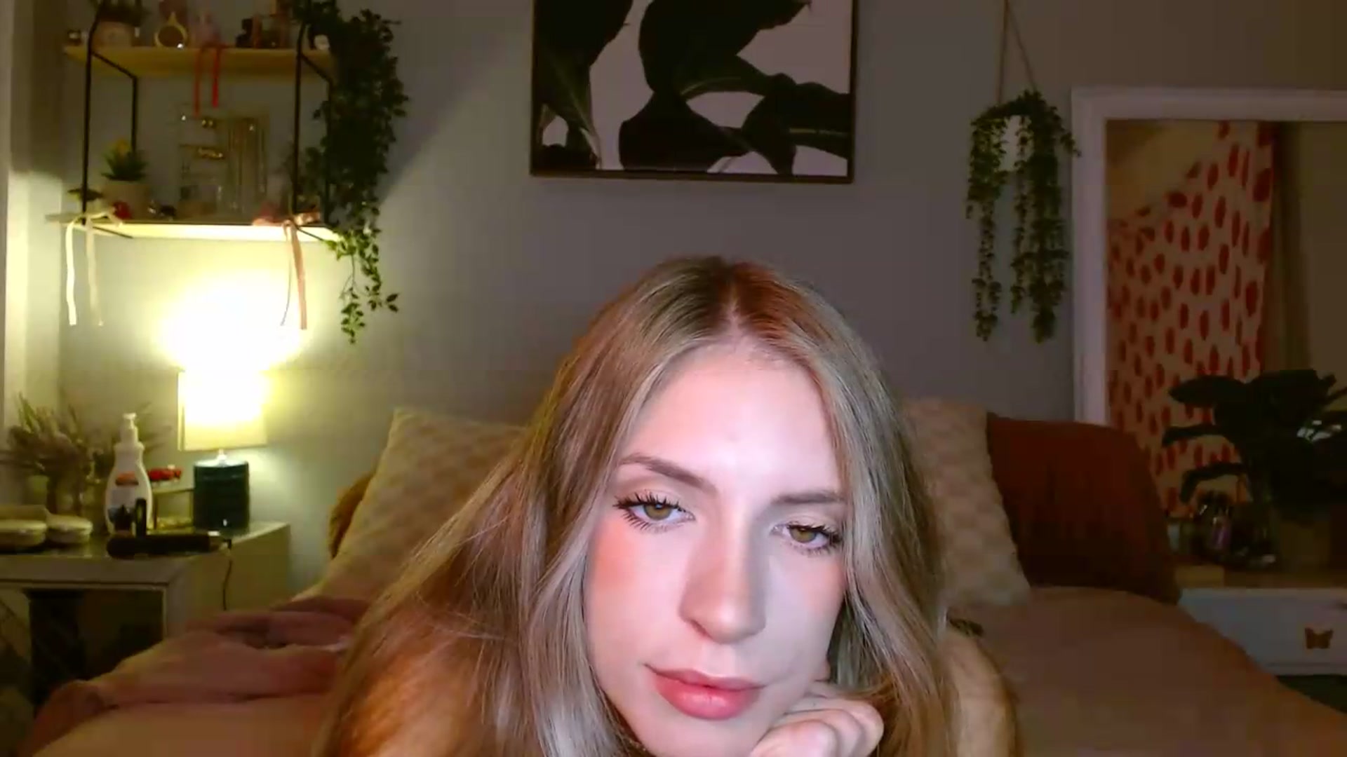 Gallery image thumbnail from Em_babyxx's myfreecams stream on, 08/14/2026, 03:21 image 12 of 20