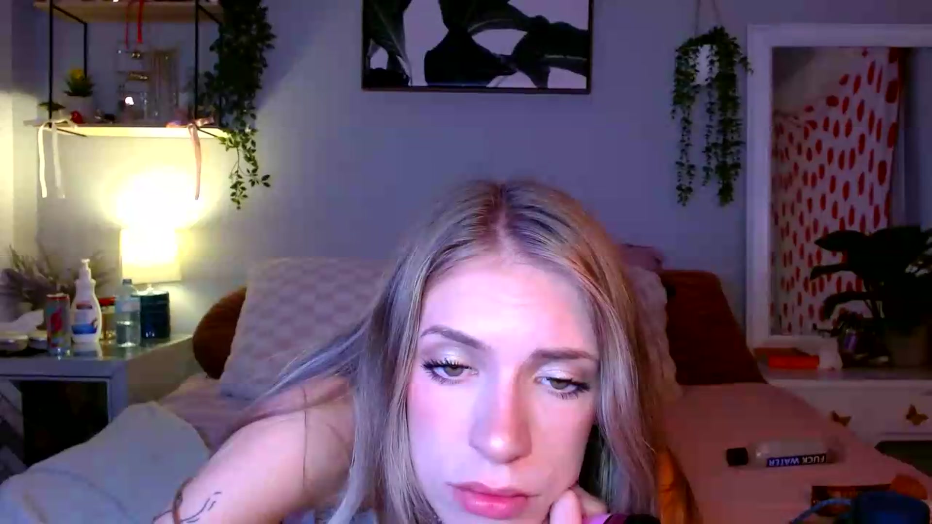Gallery image thumbnail from Em_babyxx's myfreecams stream on, 08/16/2026, 06:42 image 12 of 20