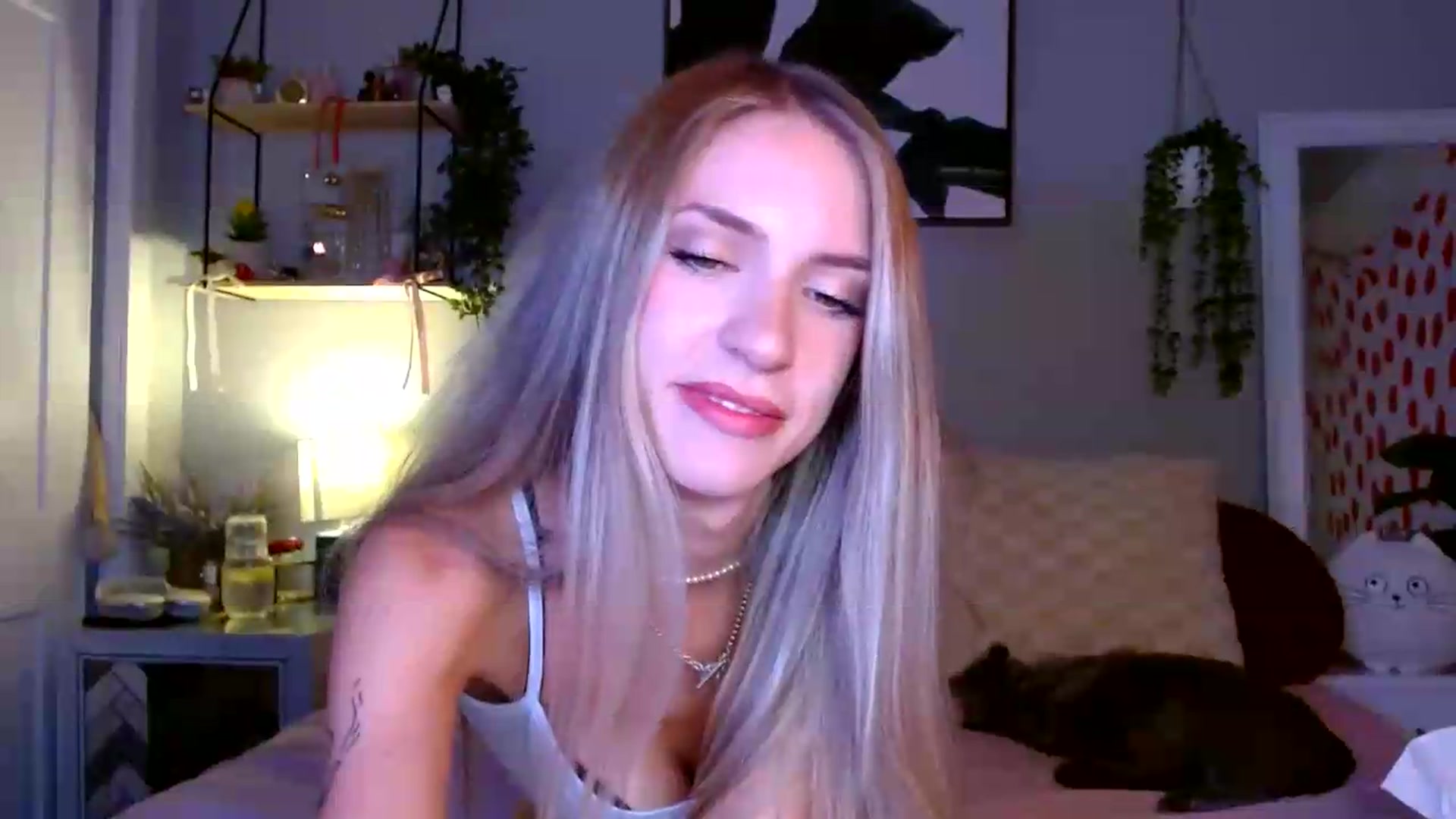 Gallery image thumbnail from Em_babyxx's myfreecams stream on, 08/20/2026, 09:34 image 12 of 20