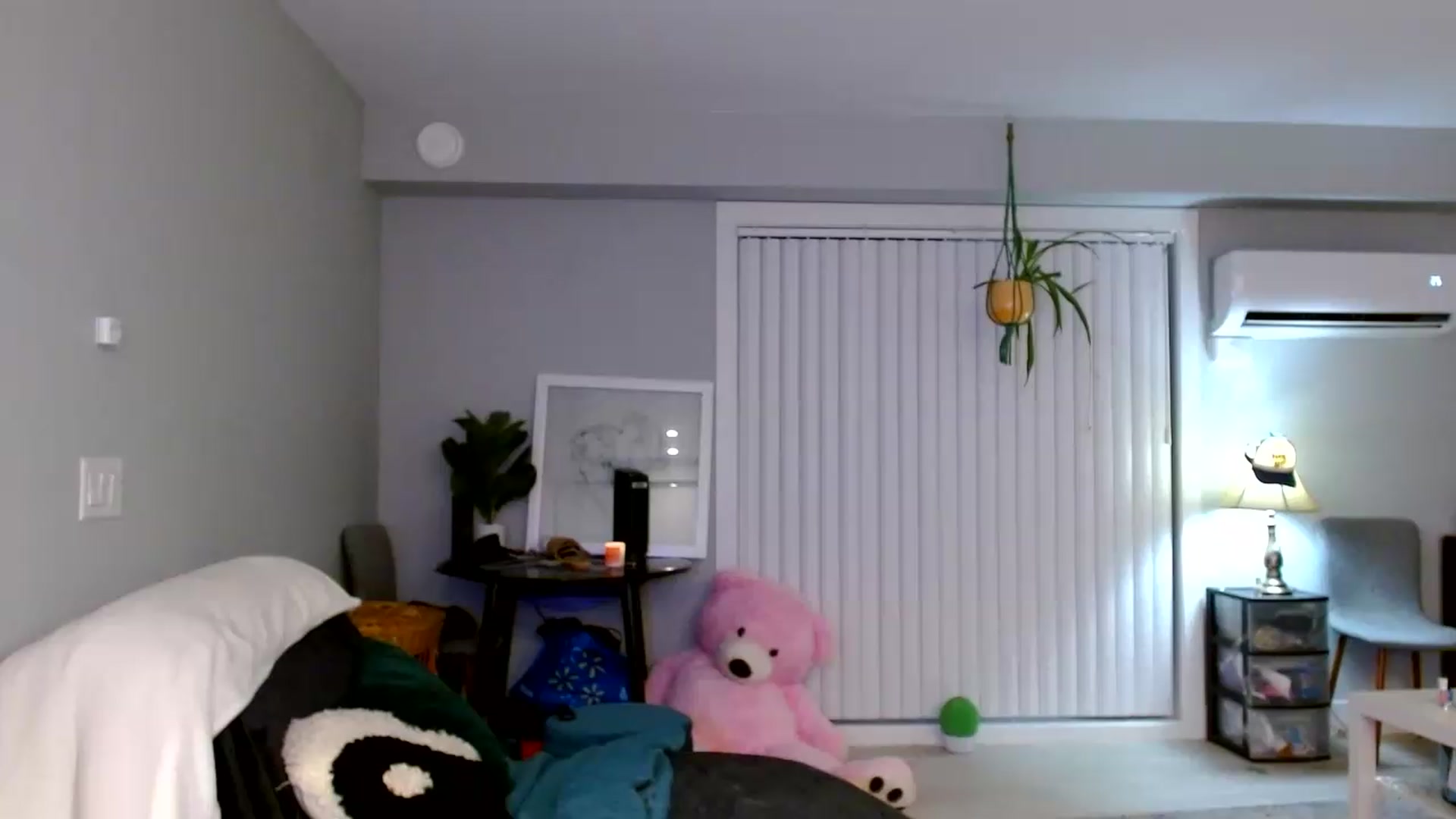 Gallery image thumbnail from Em_babyxx's myfreecams stream on, 09/13/2026, 12:25 image 4 of 20