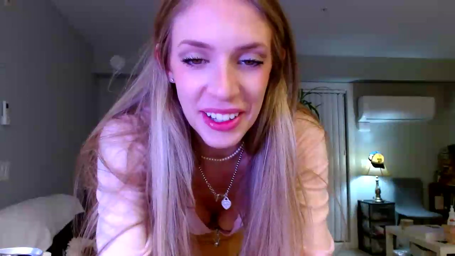 Gallery image thumbnail from Em_babyxx's myfreecams stream on, 09/14/2026, 08:58 image 20 of 20
