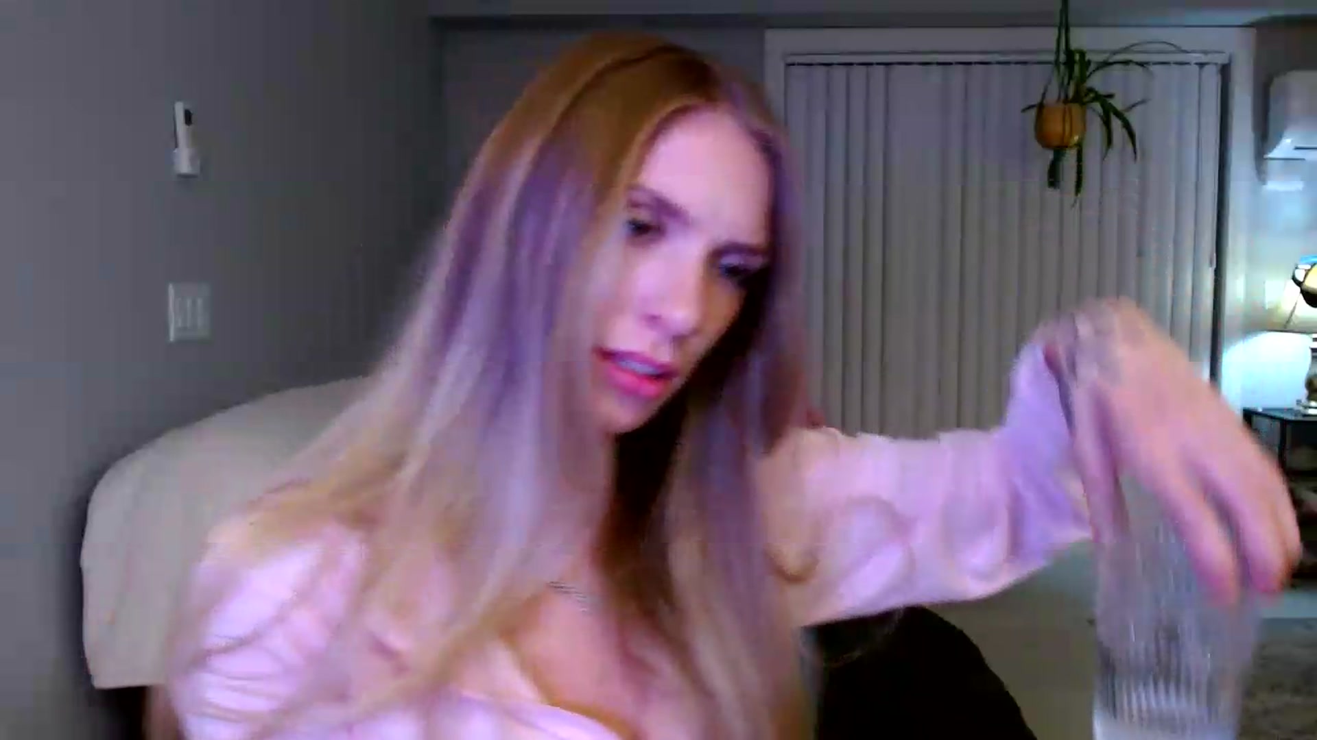 Gallery image thumbnail from Em_babyxx's myfreecams stream on, 09/14/2026, 10:18 image 5 of 20