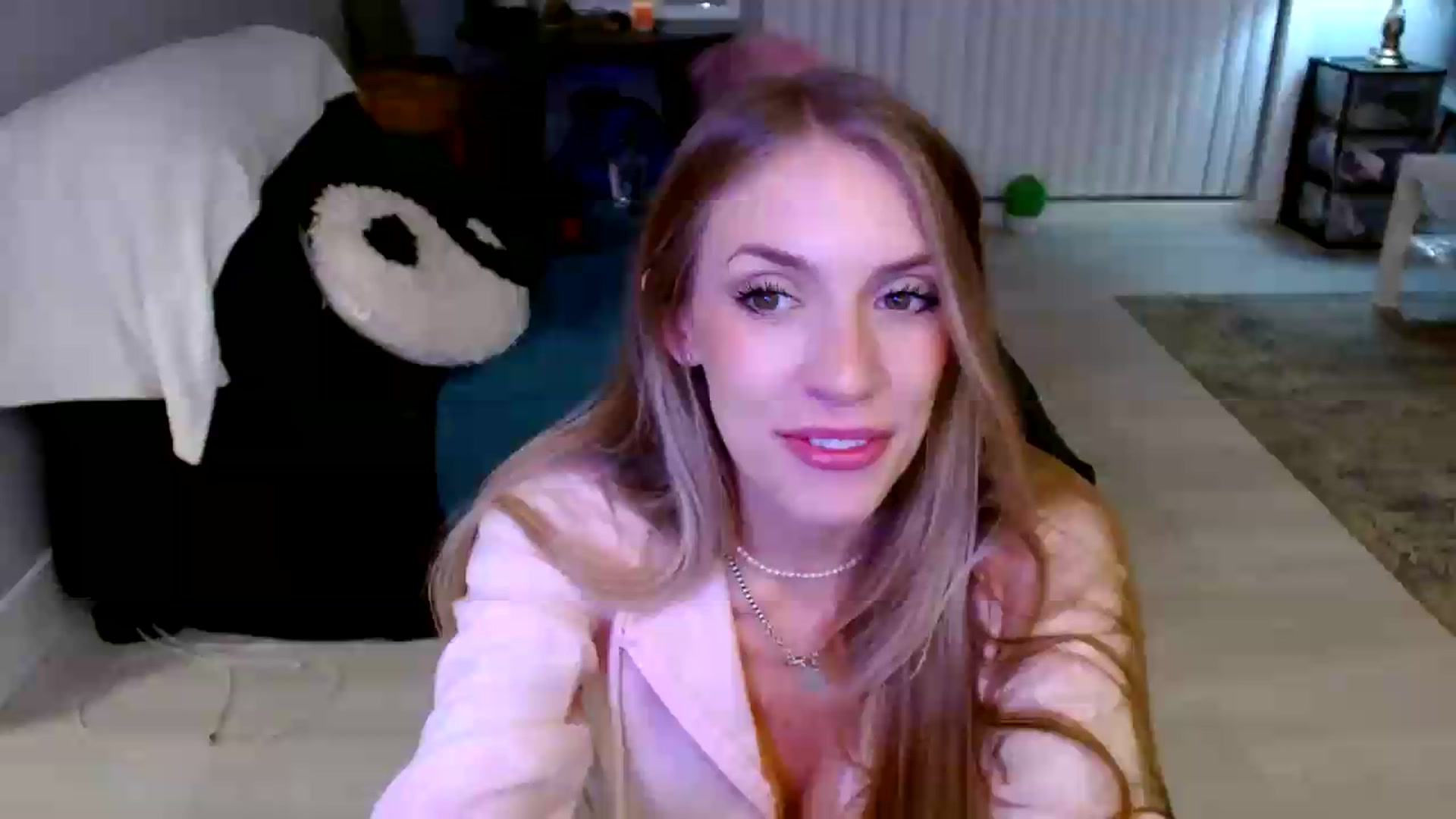 Gallery image thumbnail from Em_babyxx's myfreecams stream on, 09/14/2026, 10:18 image 1 of 20