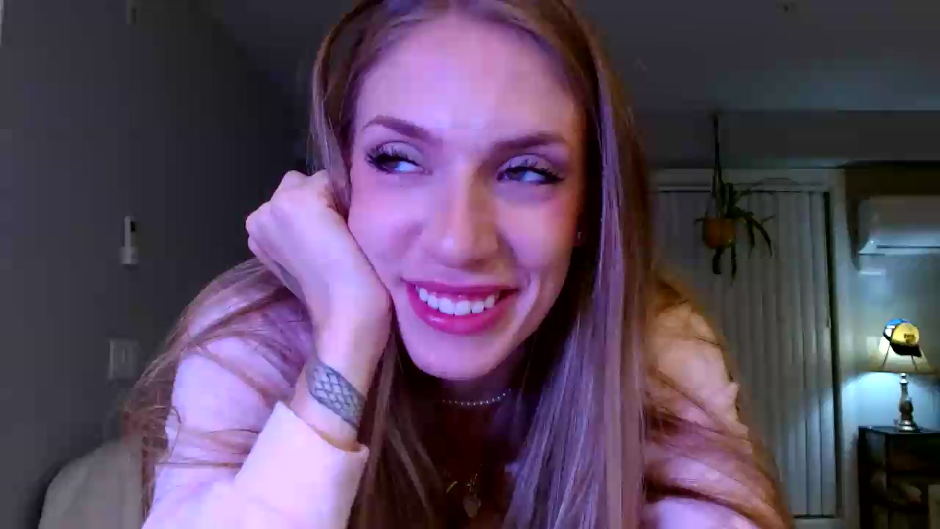 Gallery image thumbnail from Em_babyxx's myfreecams stream on, 09/14/2026, 10:18 image 15 of 20