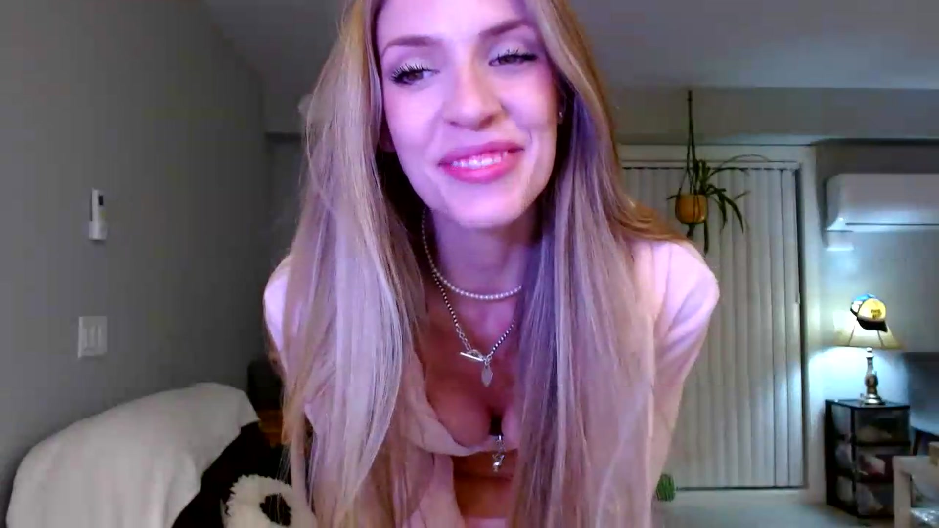 Gallery image thumbnail from Em_babyxx's myfreecams stream on, 09/14/2026, 11:45 image 18 of 20